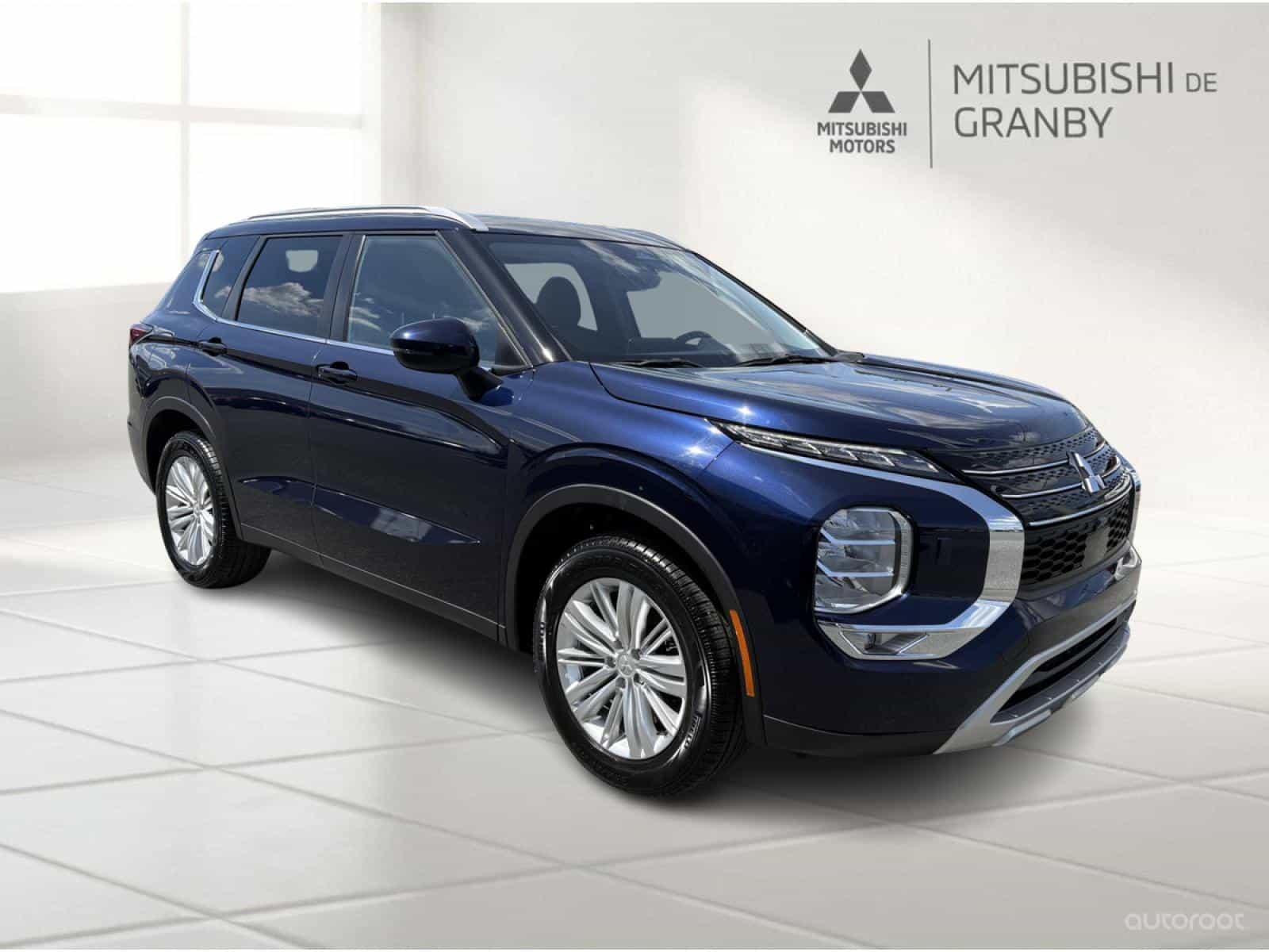 2022 Mitsubishi Outlander SE - Image 1