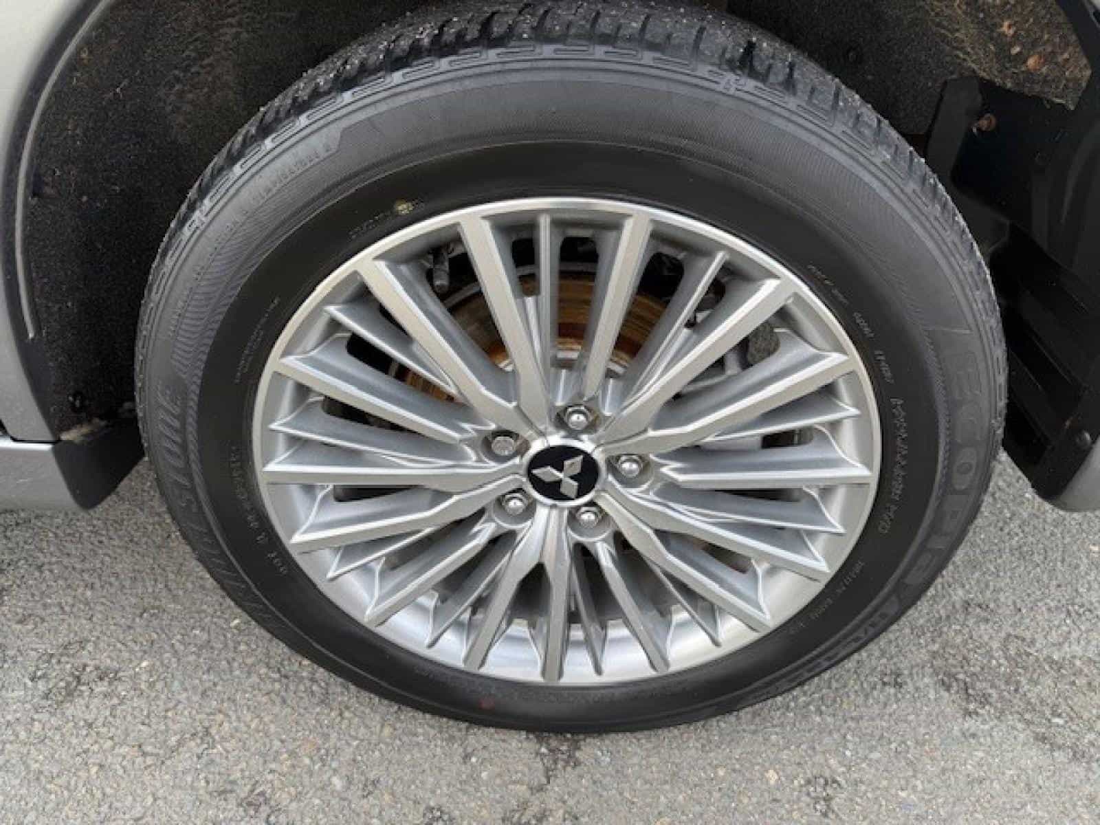 2020 Mitsubishi Outlander PHEV SE - Image 9