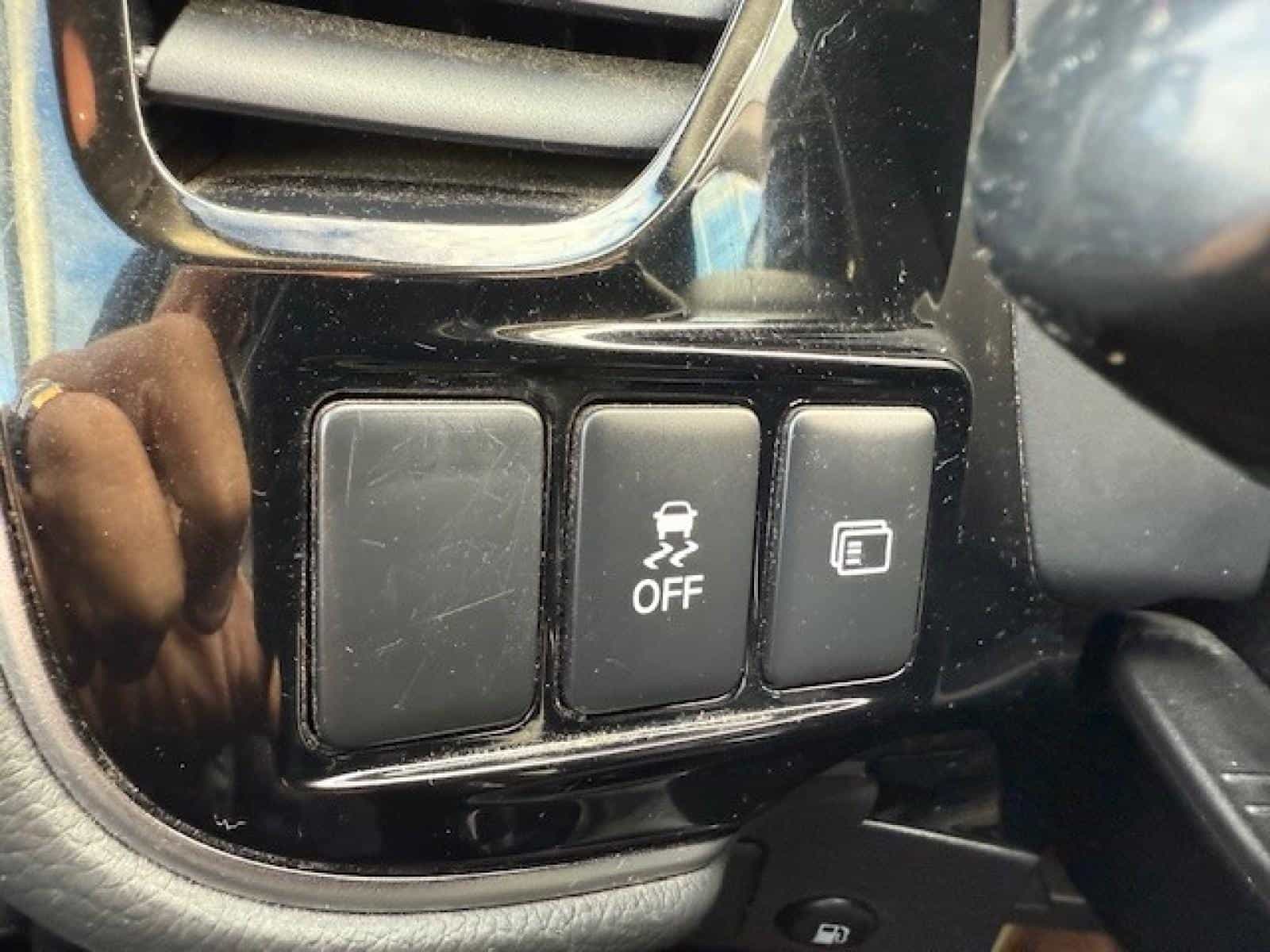 2020 Mitsubishi Outlander PHEV SE - Image 14