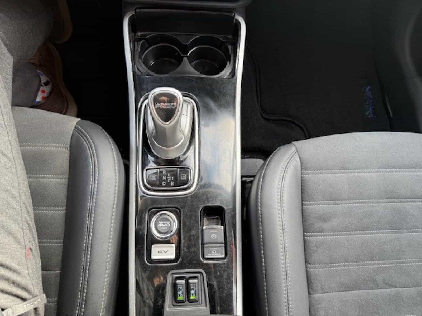 2020 Mitsubishi Outlander PHEV SE - Image 16