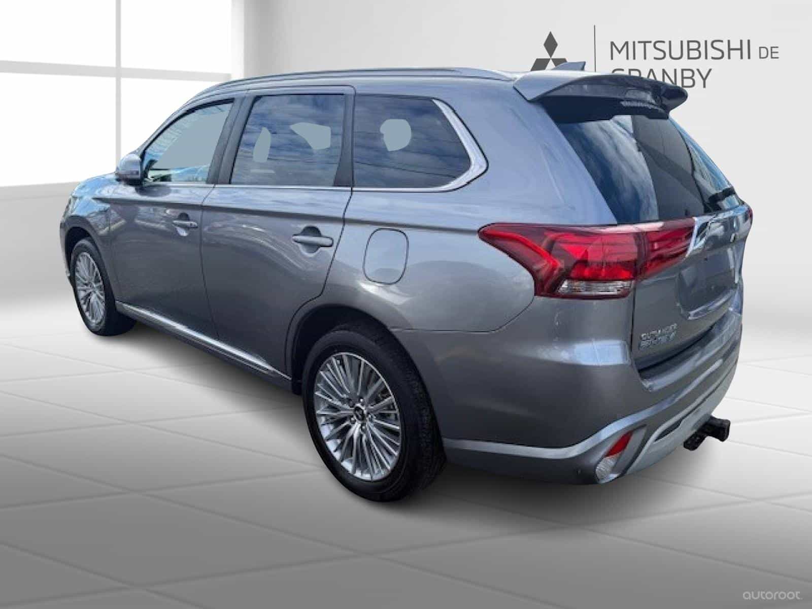 2020 Mitsubishi Outlander PHEV SE - Image 6