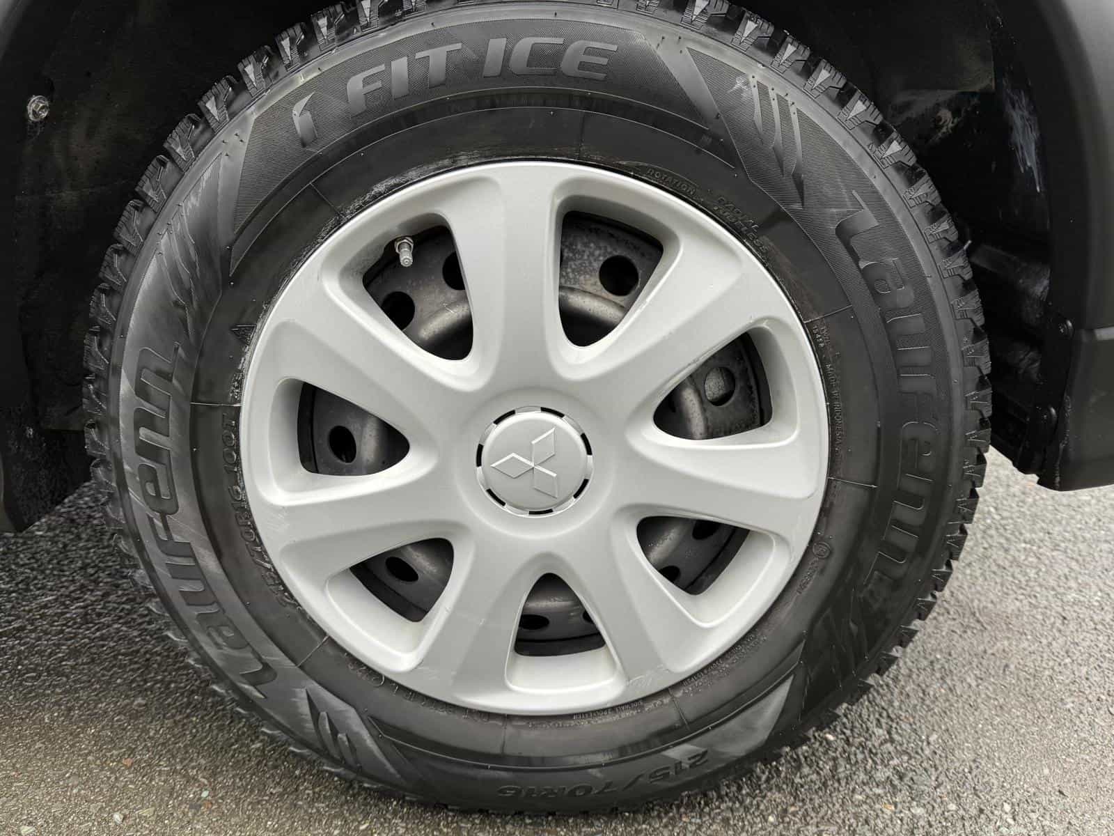 2022 Mitsubishi RVR ES - Image 8