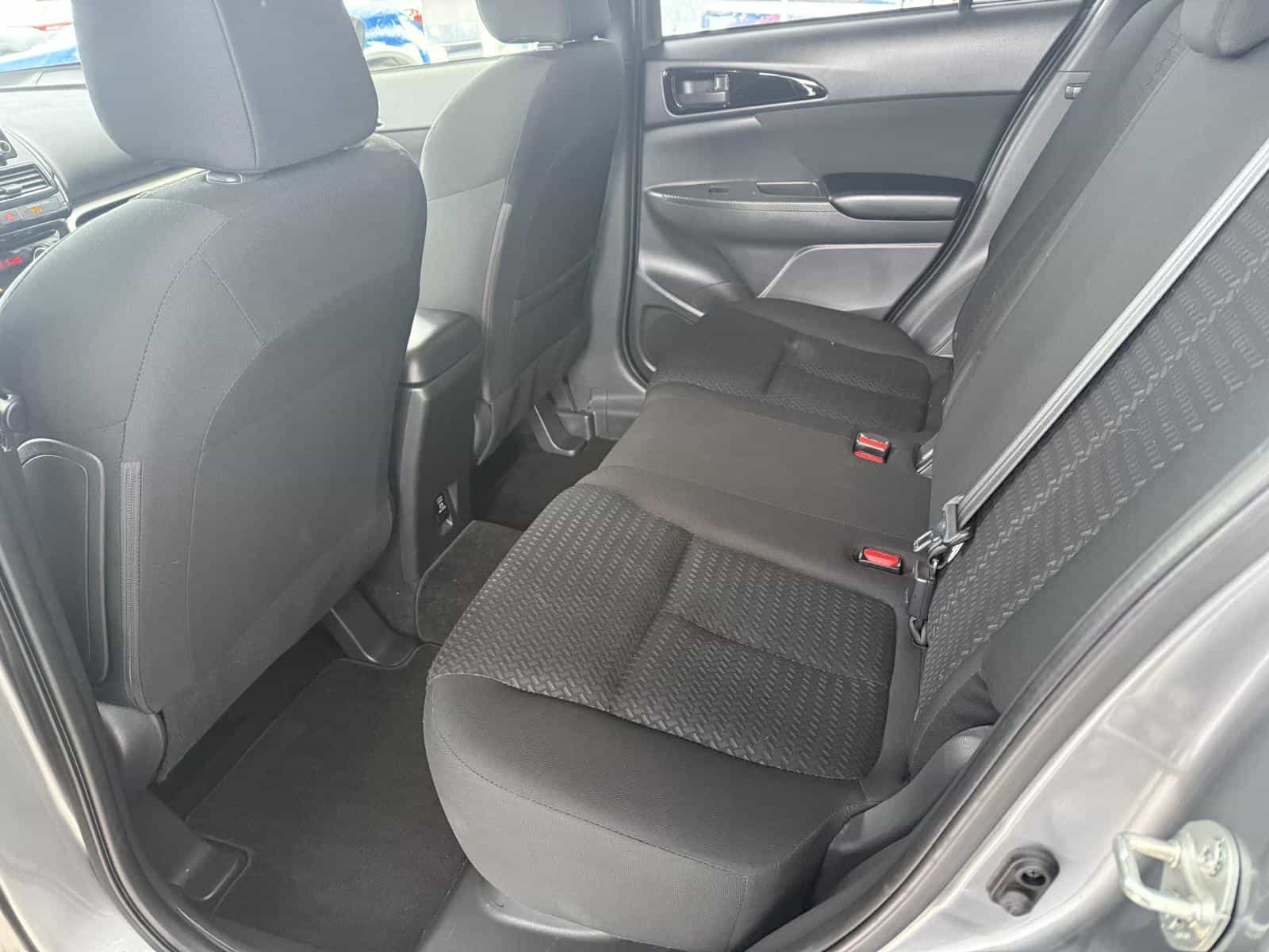 2022 Mitsubishi Eclipse Cross ES - Image 9