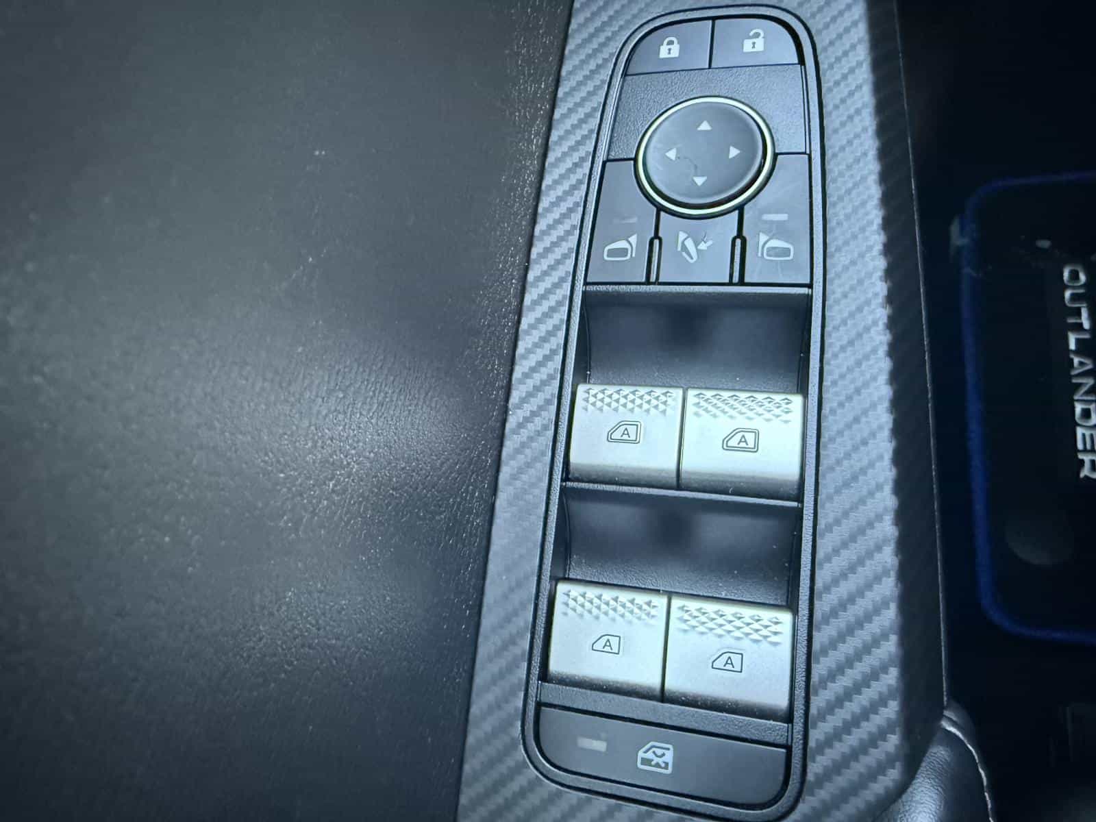 2025 Mitsubishi Outlander PHEV Outlander Phev Se S-Awc - Image 12