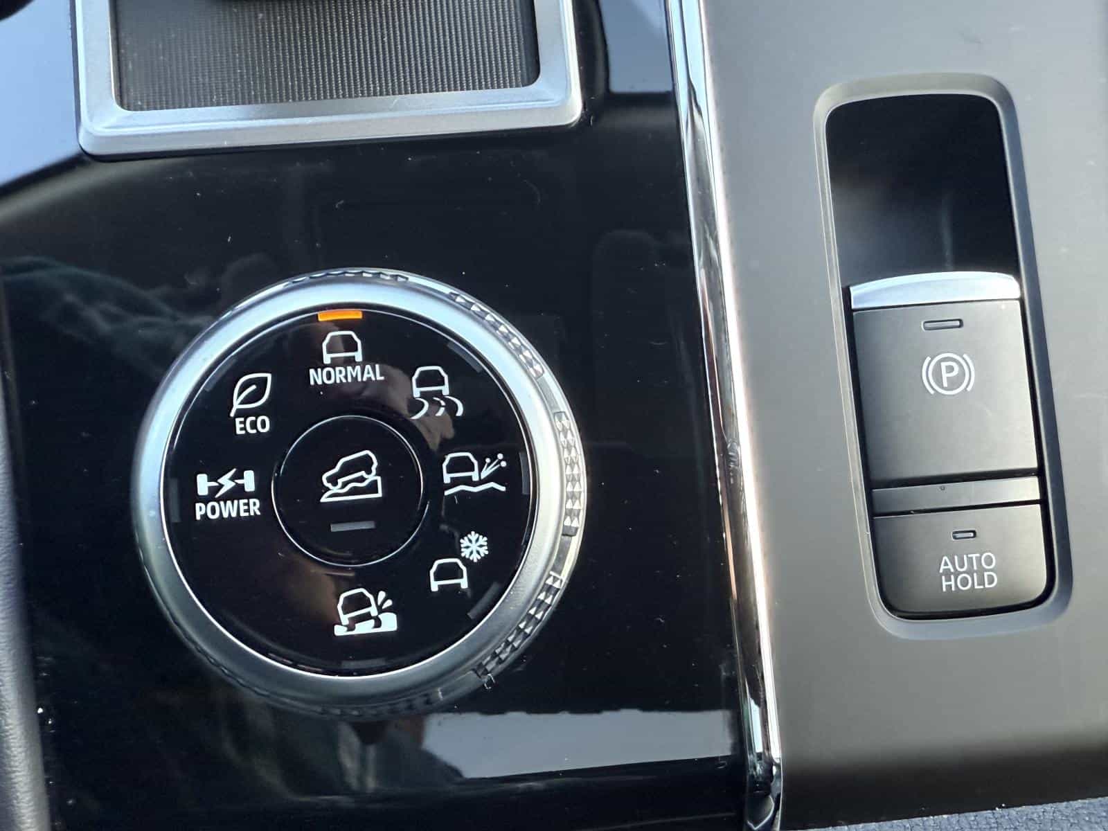 2025 Mitsubishi Outlander PHEV Outlander Phev Se S-Awc - Image 20