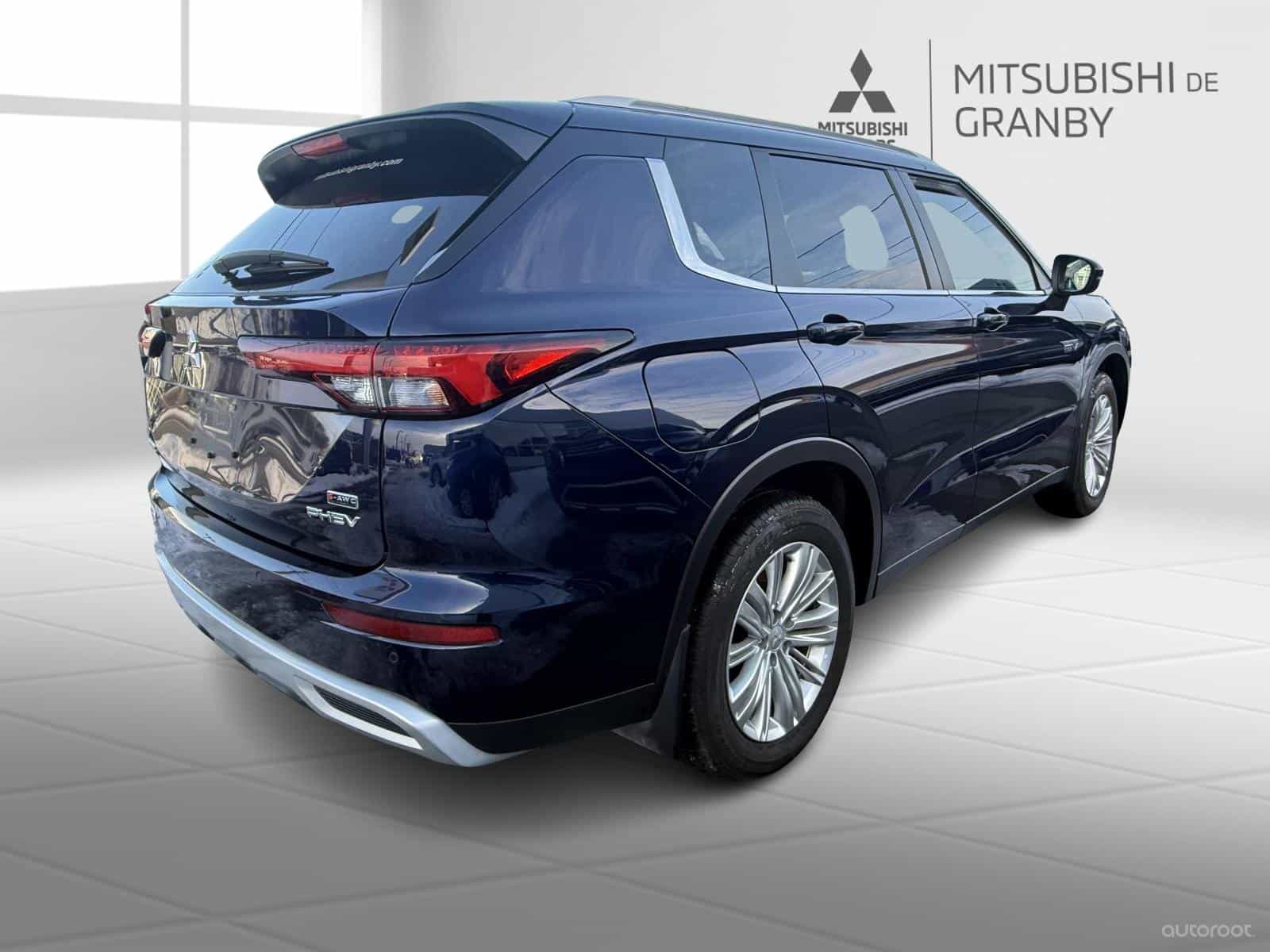 2025 Mitsubishi Outlander PHEV Outlander Phev Se S-Awc - Image 5