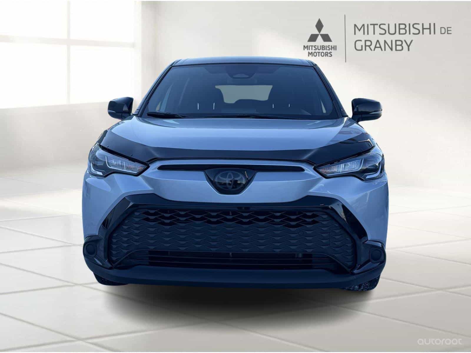 2024 Toyota Corolla Cross SE Hyb - Image 2