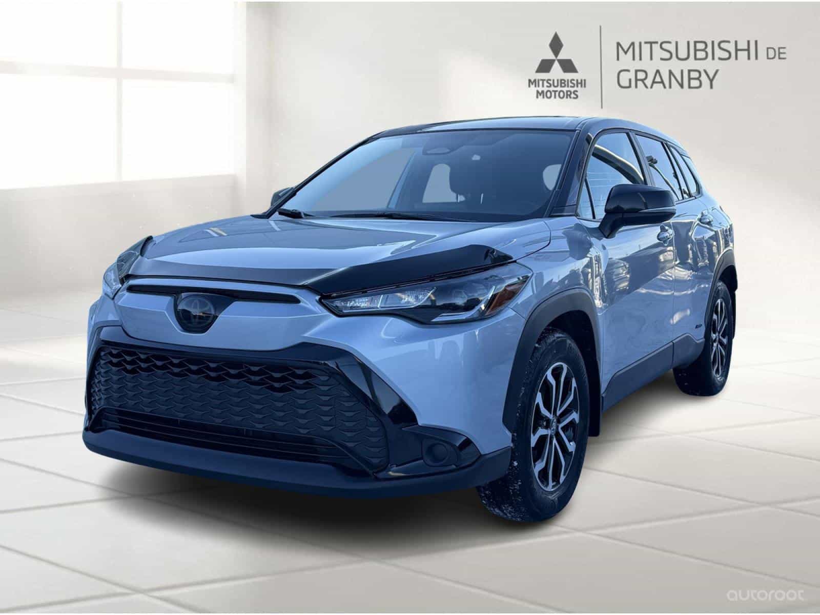 2024 Toyota Corolla Cross SE Hyb - Image 3