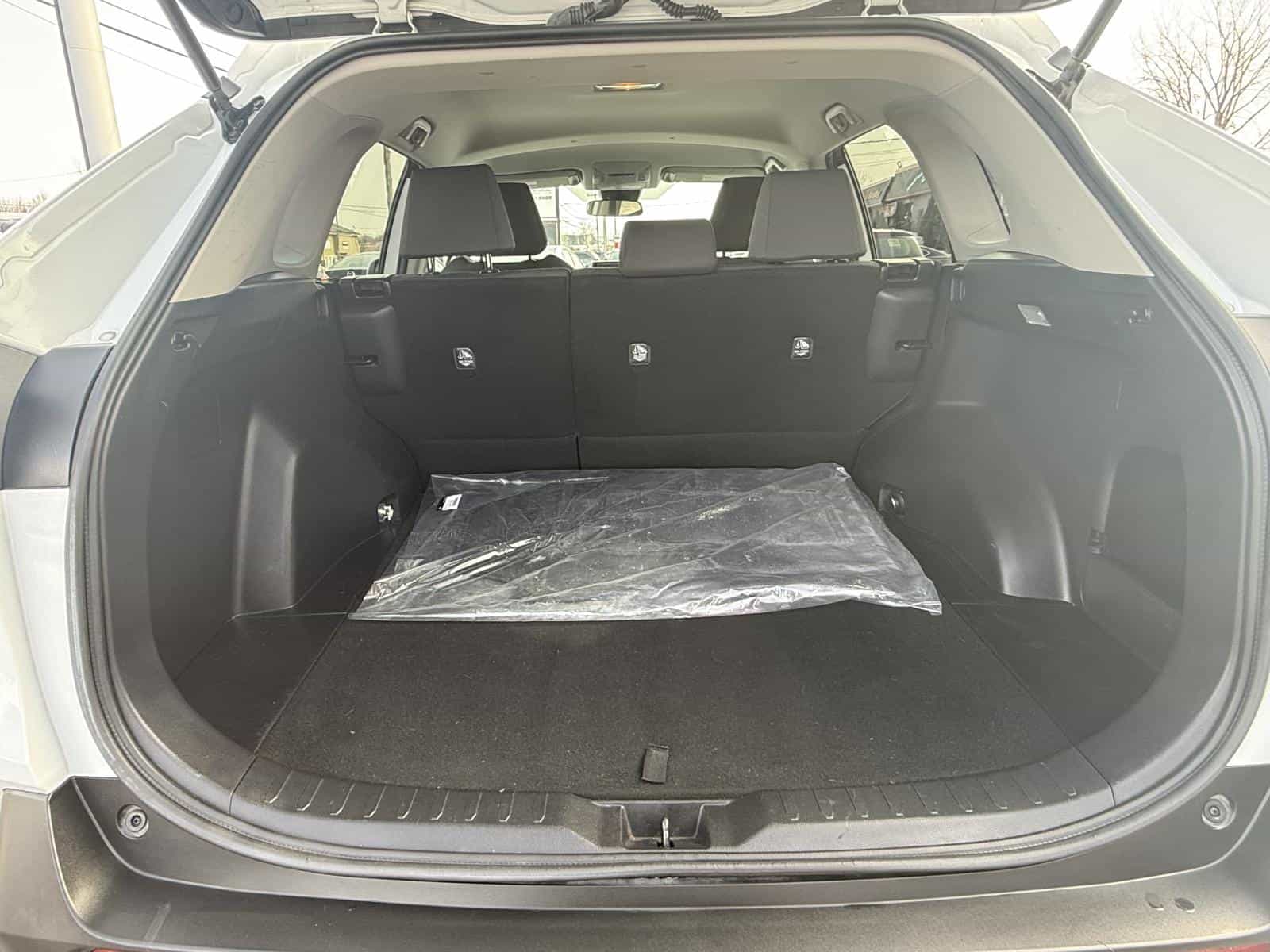 2021 Toyota Rav4 LE - Image 7