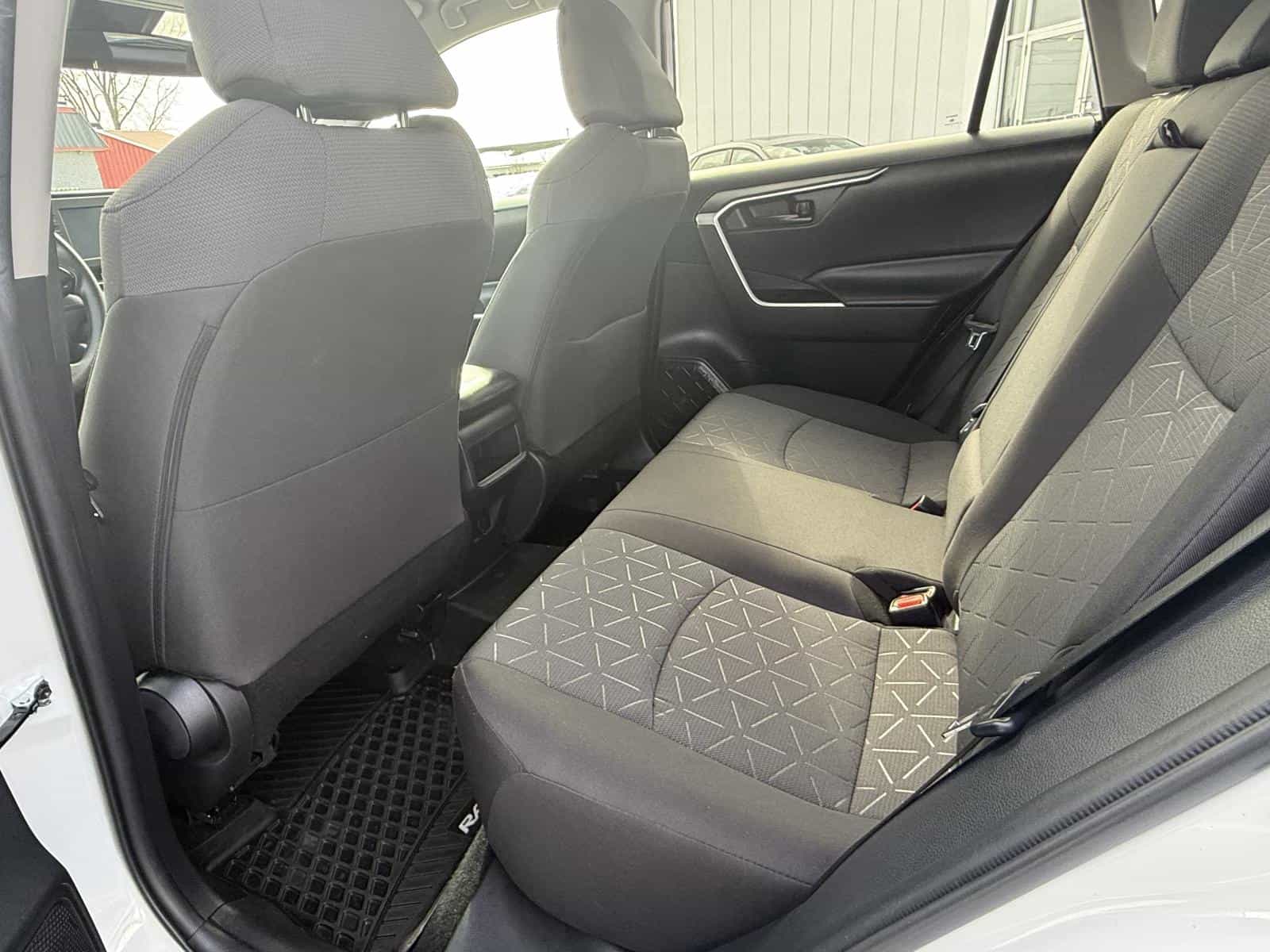 2021 Toyota Rav4 LE - Image 9