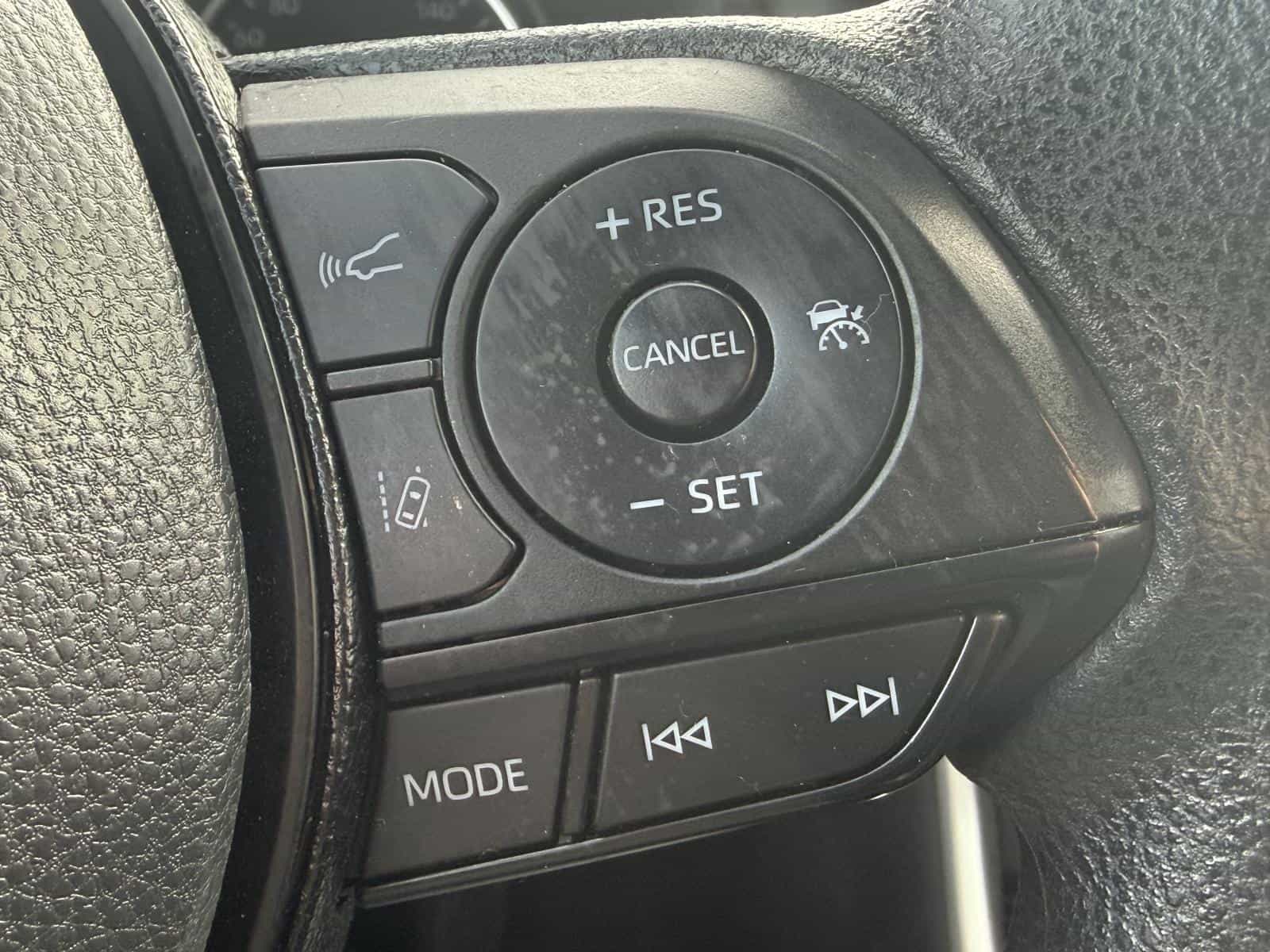 2021 Toyota Rav4 LE - Image 15