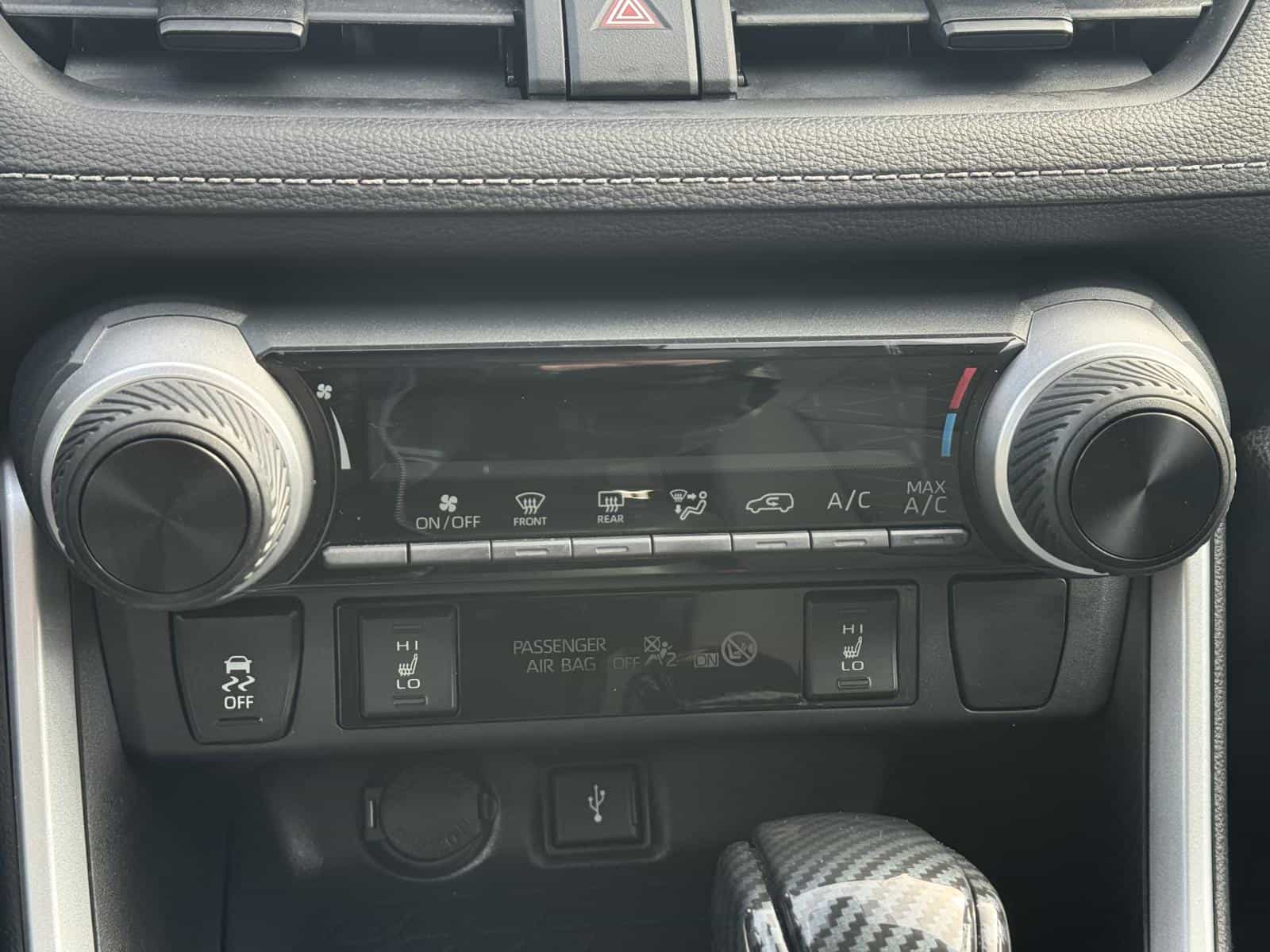 2021 Toyota Rav4 LE - Image 20