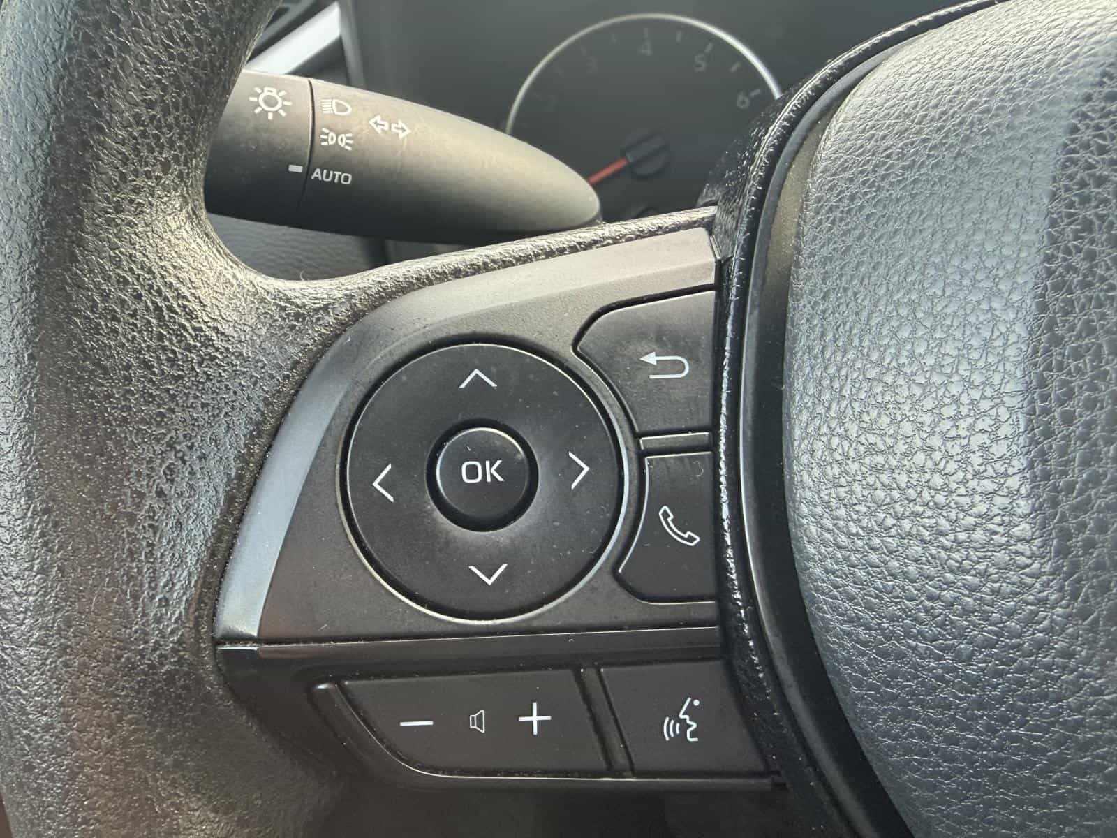 2021 Toyota Rav4 LE - Image 13