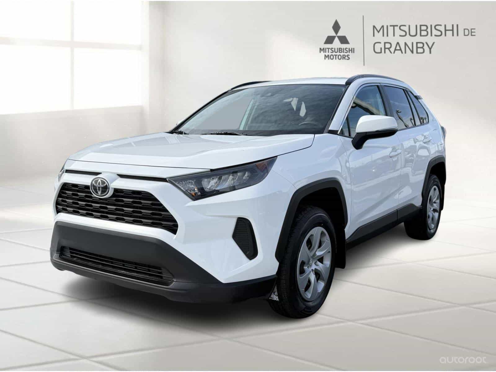 2021 Toyota Rav4 LE - Image 3