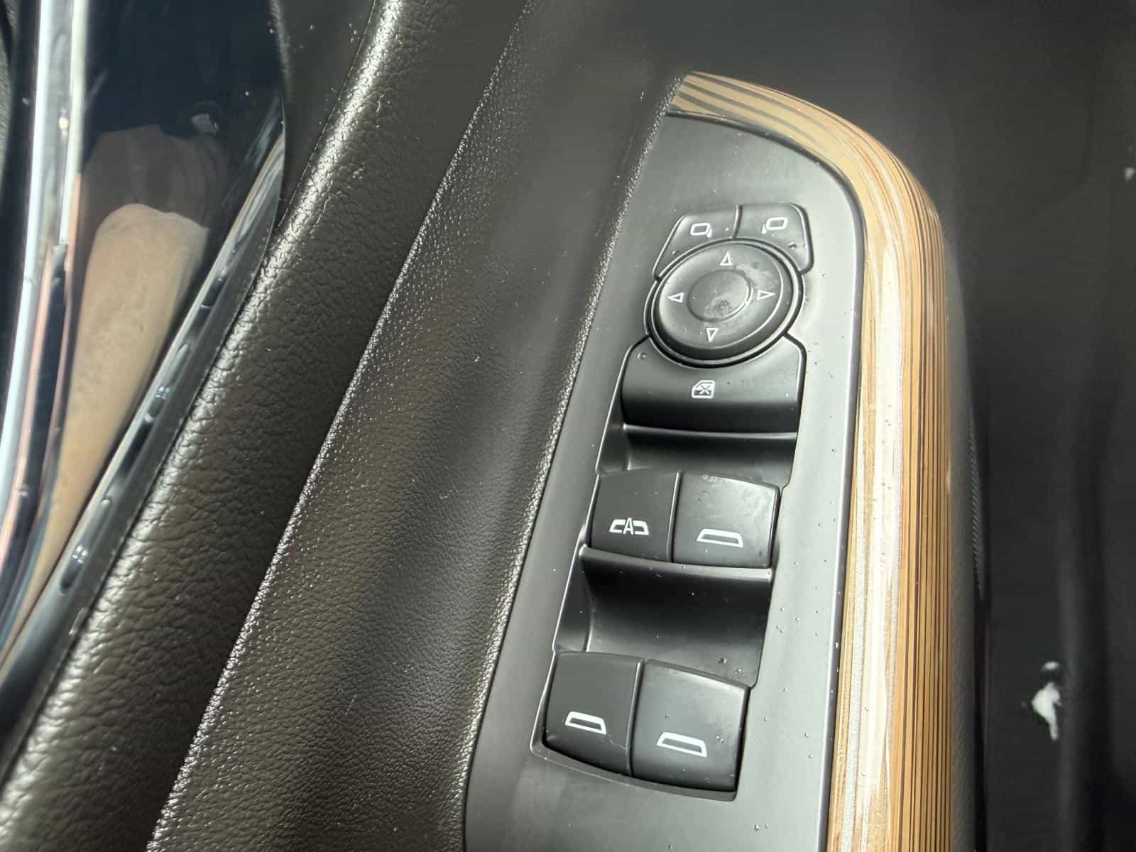 Image 25 GMC Acadia SLE 2021