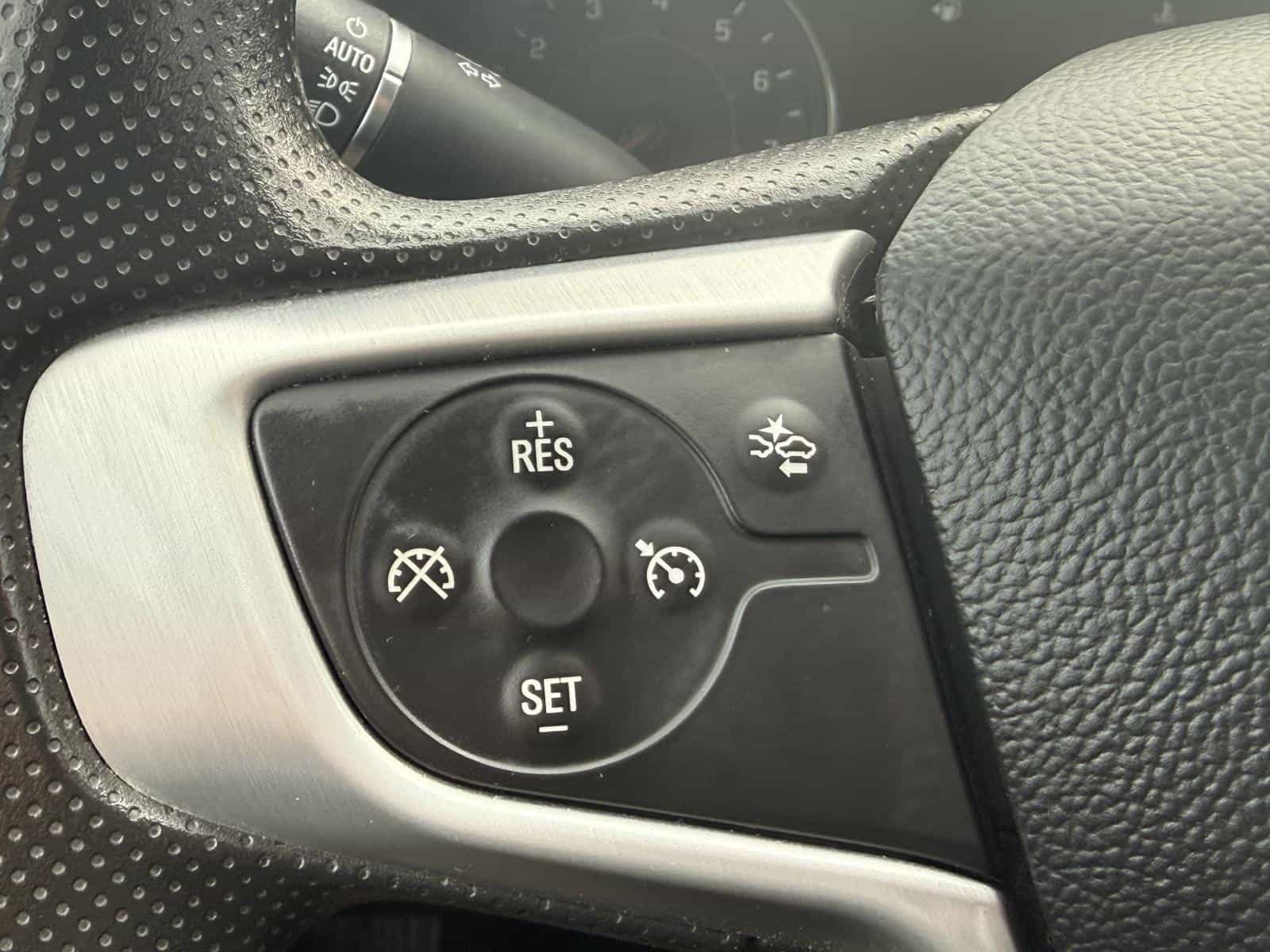 2021 GMC Acadia SLE - Image 27