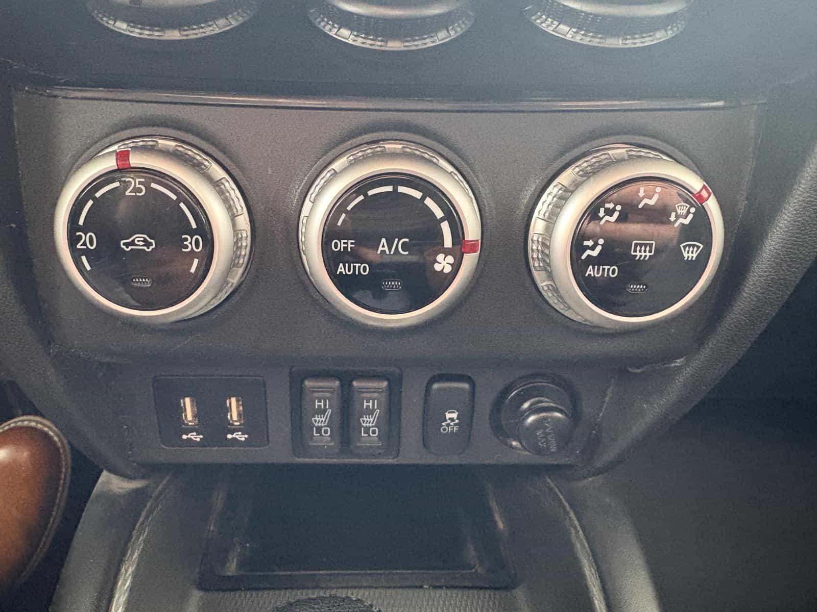 2022 Mitsubishi RVR SEL - Image 18