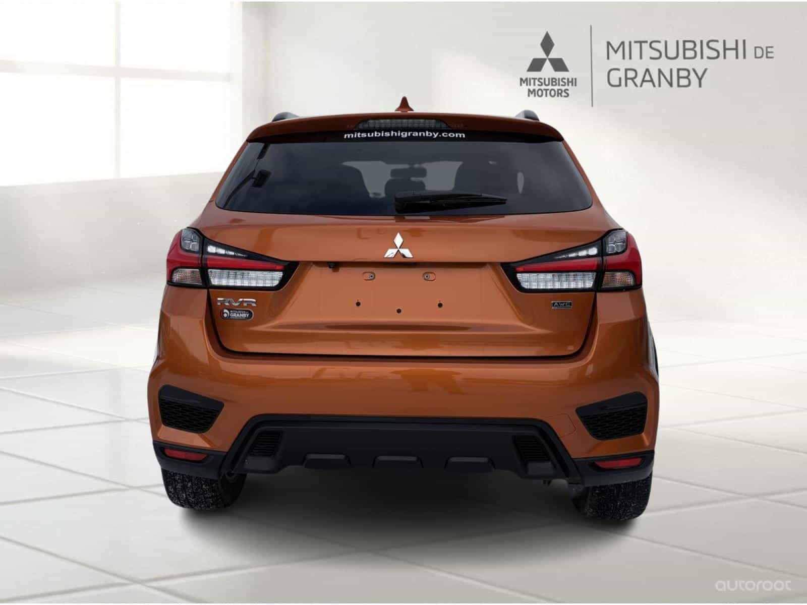 2022 Mitsubishi RVR SEL - Image 3