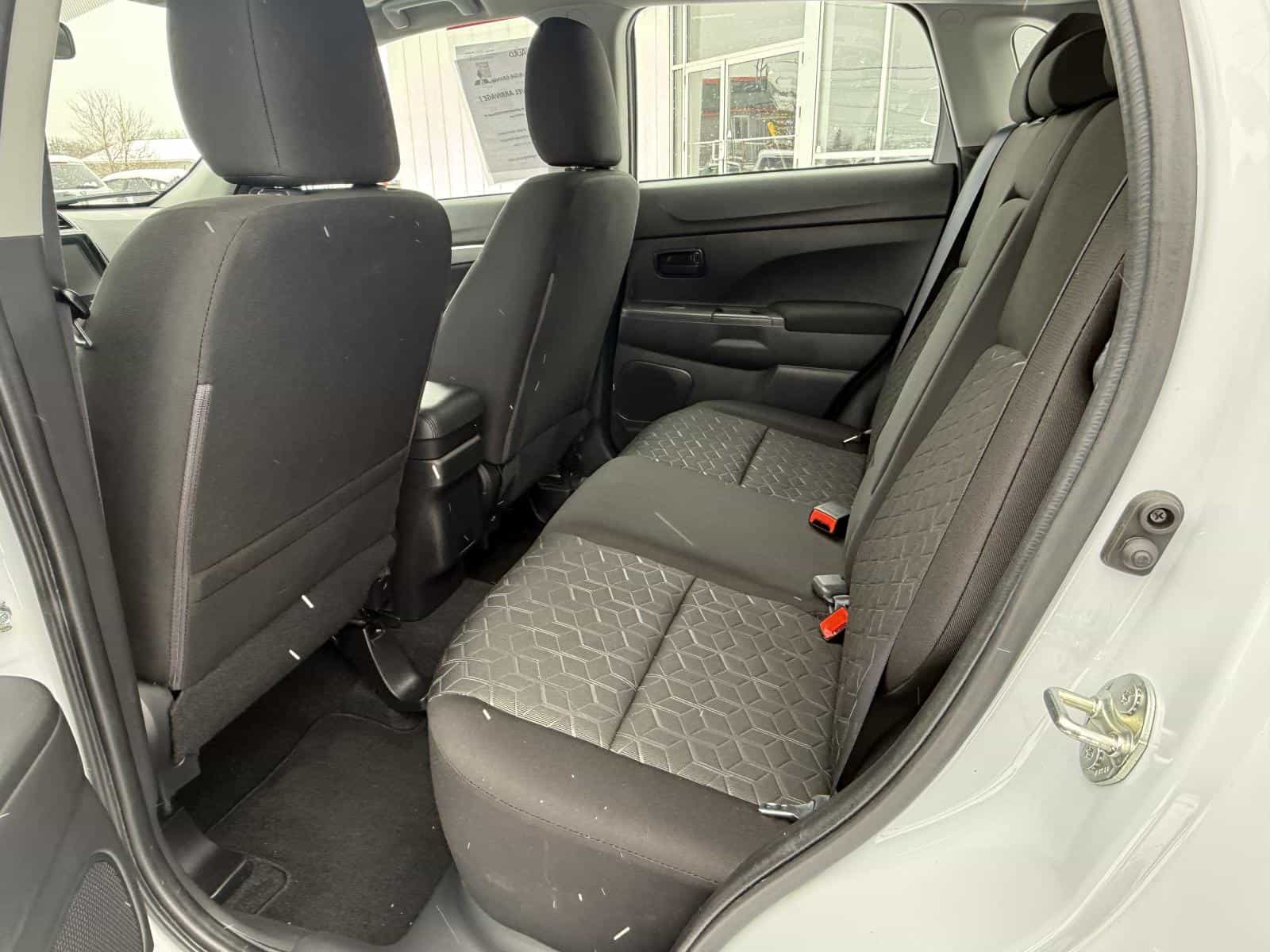 Image 10 Mitsubishi RVR ES 2023