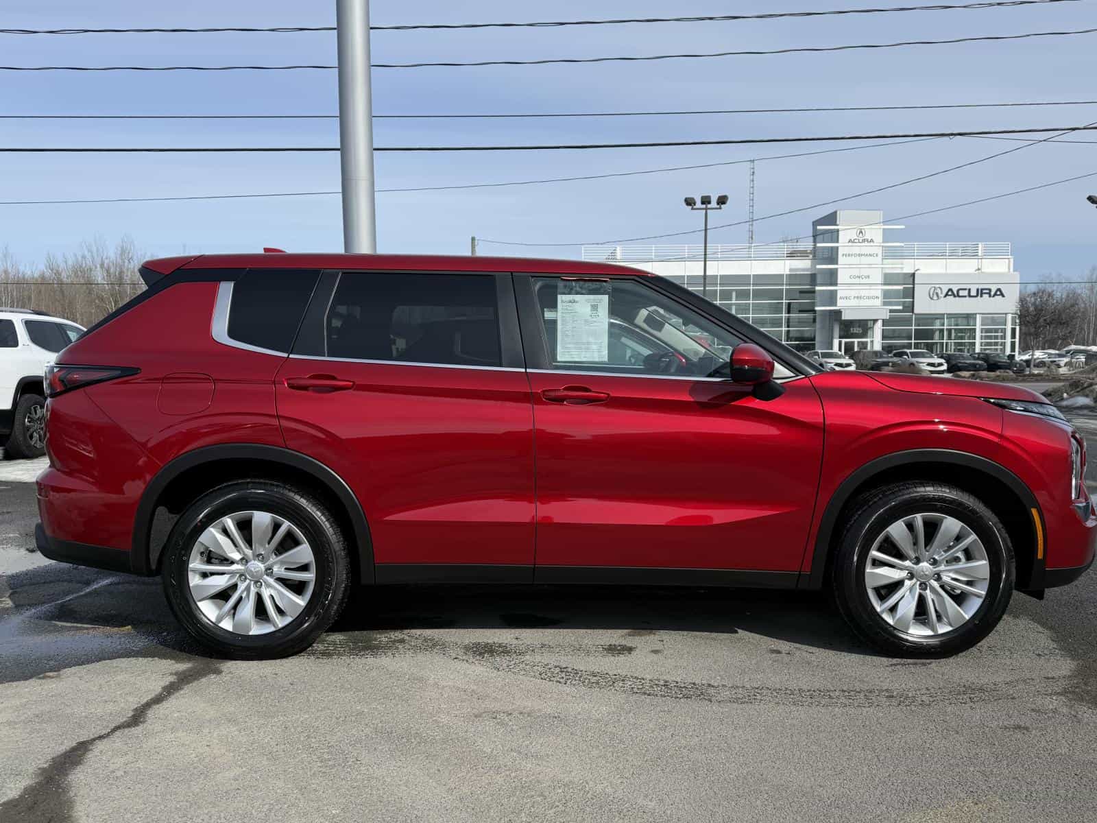 2025 Mitsubishi Outlander ES - Image 4