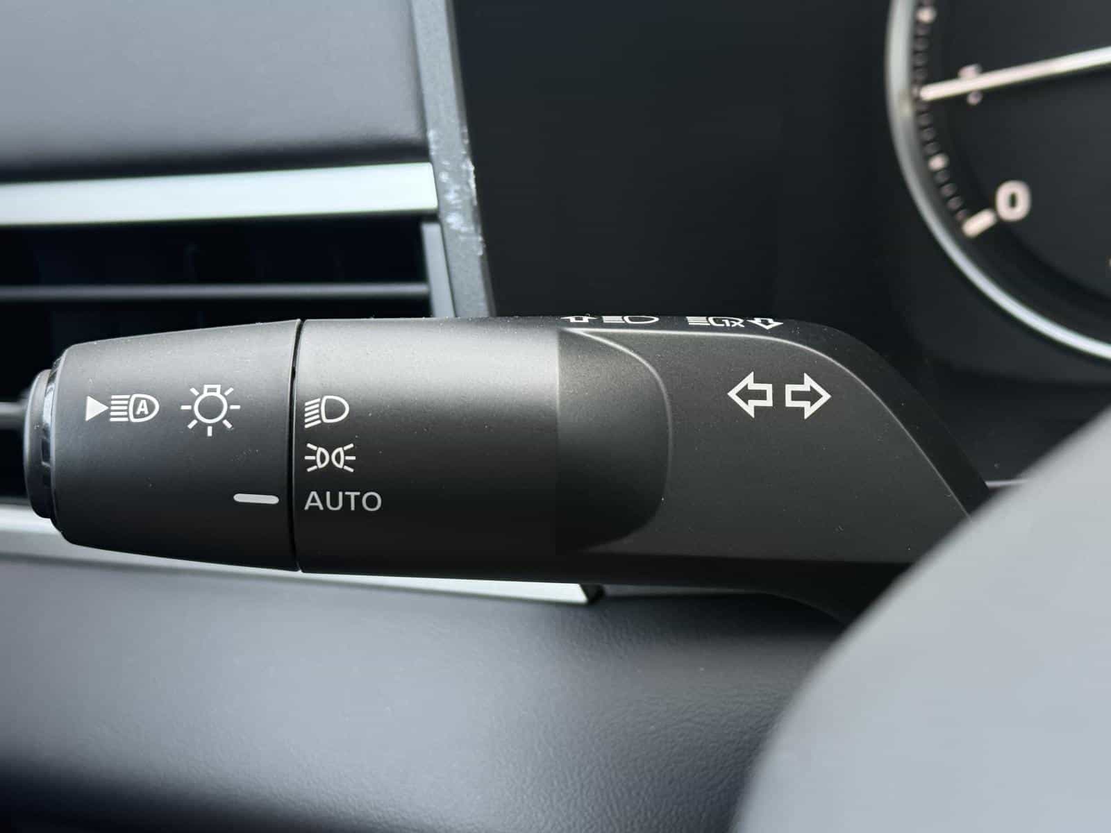 Image 13 Mitsubishi Outlander ES 2025