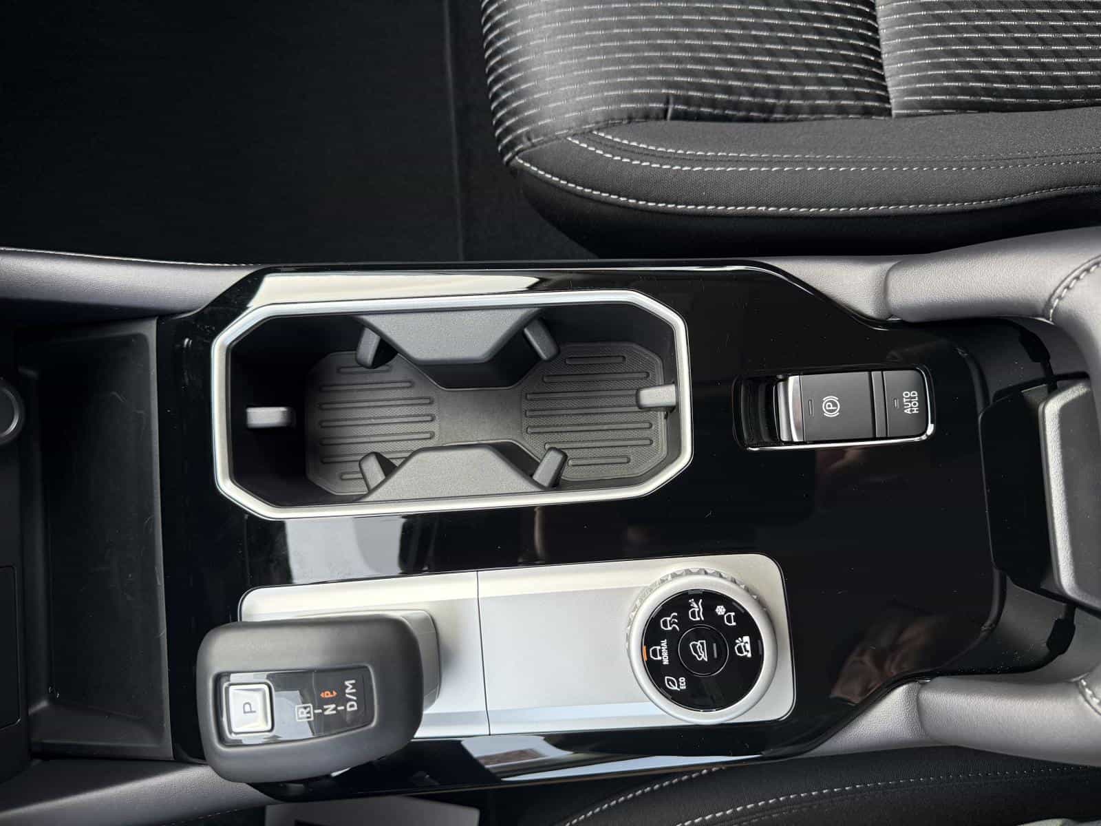 2025 Mitsubishi Outlander ES - Image 21