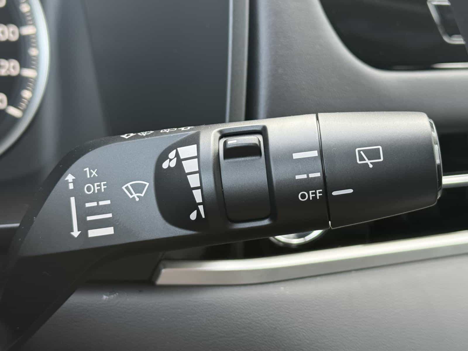 2025 Mitsubishi Outlander ES - Image 15