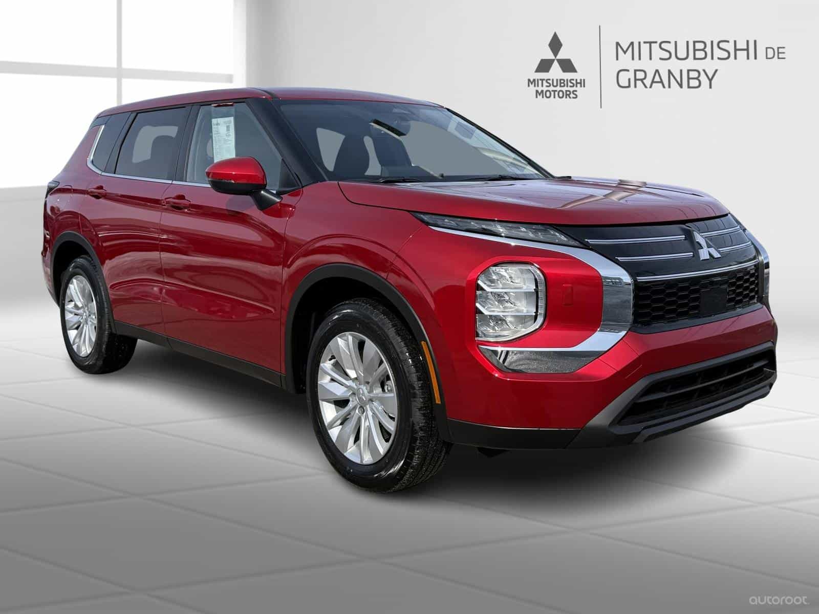 Image 1 Mitsubishi Outlander ES 2025