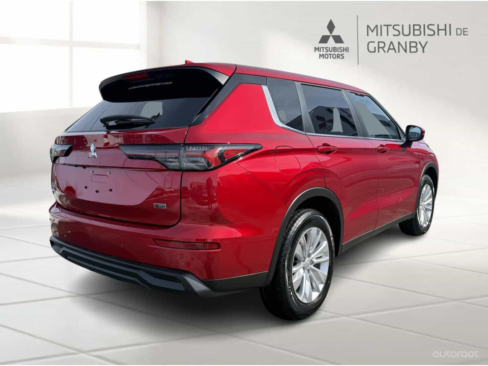 Image 6 Mitsubishi Outlander ES 2025