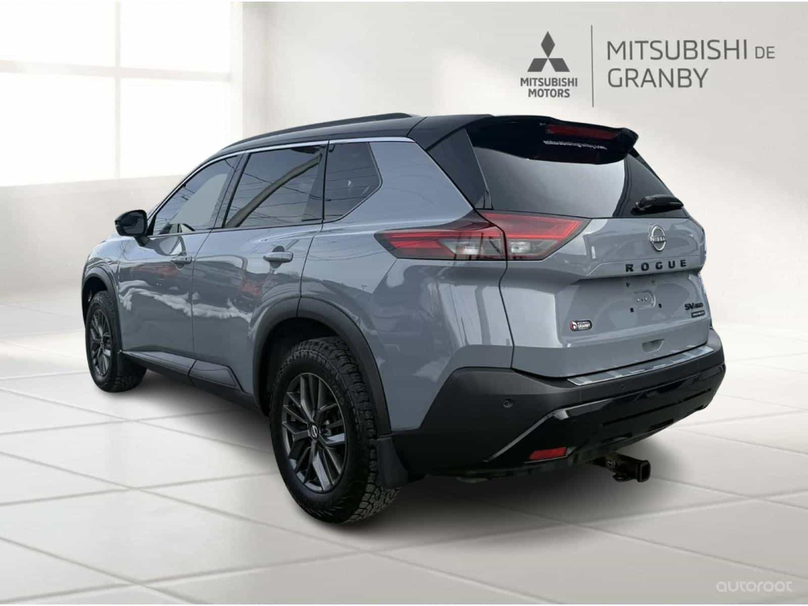 2023 Nissan Rogue SV Midnight - Image 5