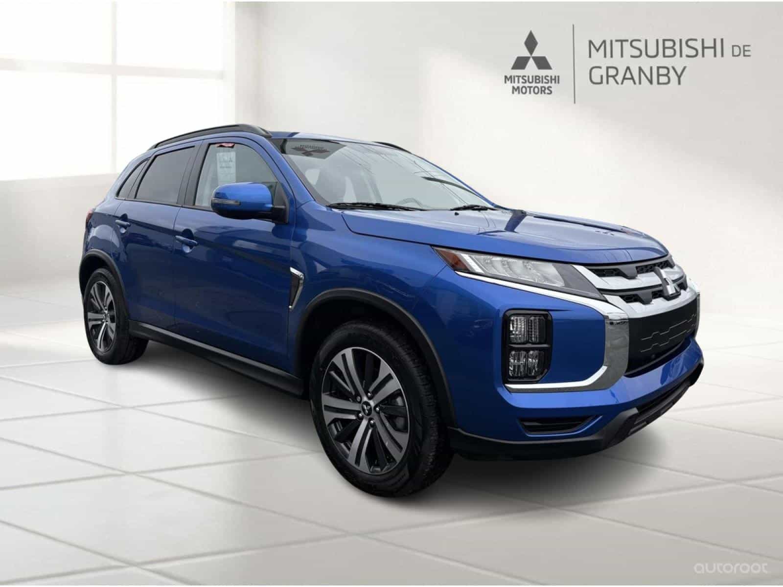 Image 1 Mitsubishi RVR SEL 2025