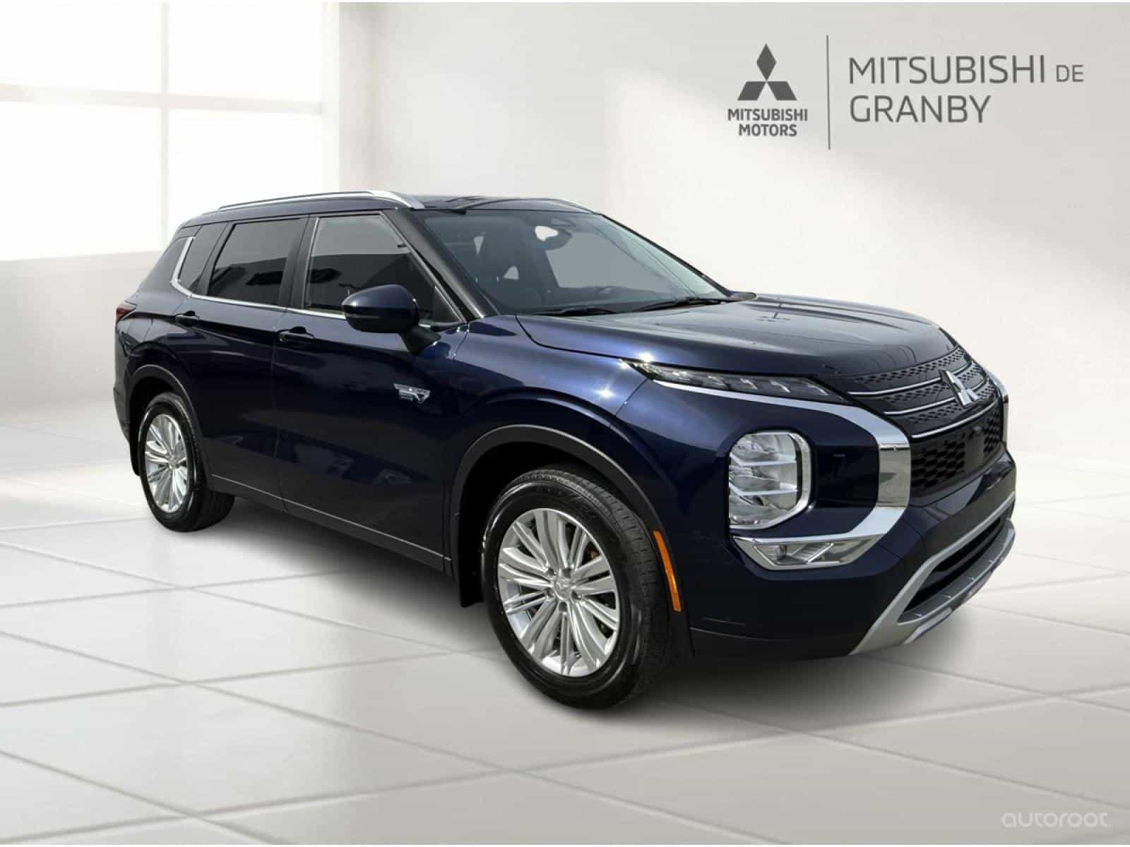 Image 1 Mitsubishi Outlander PHEV LE 2024