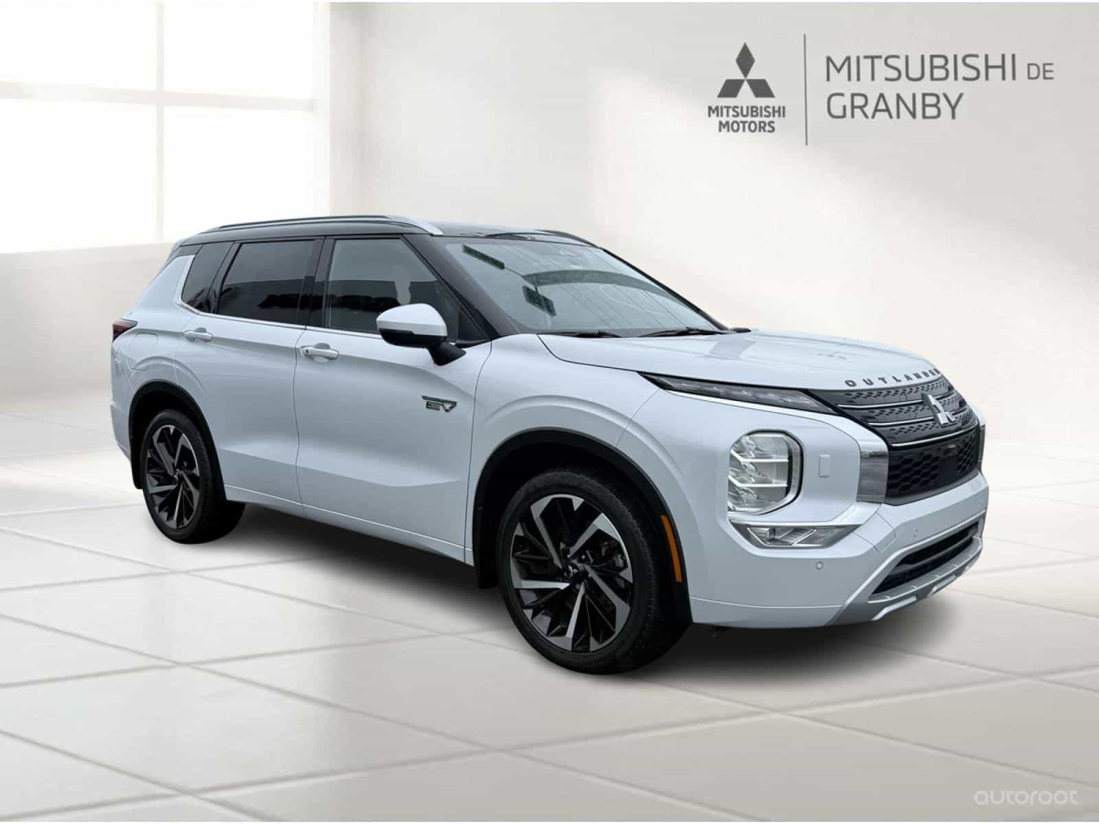 2024 Mitsubishi Outlander GT PHEV - Image 1