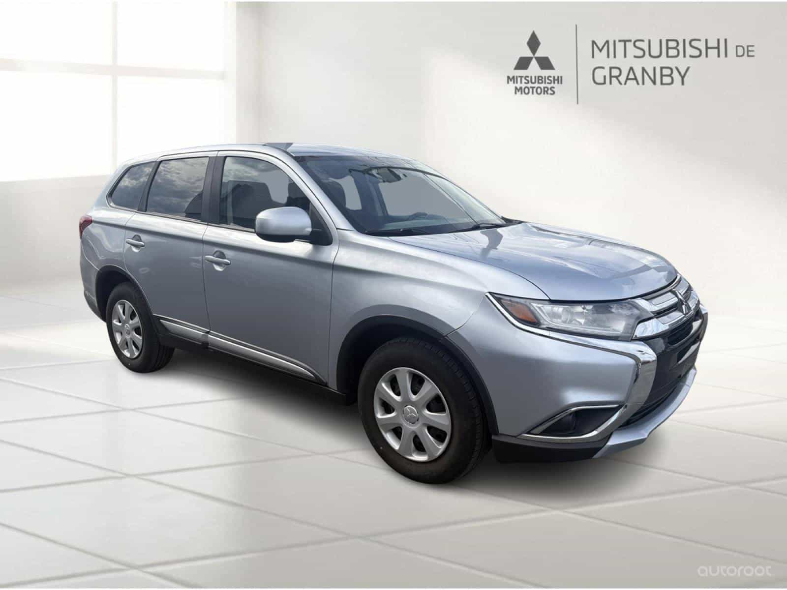 Image 1 Mitsubishi Outlander ES 2017