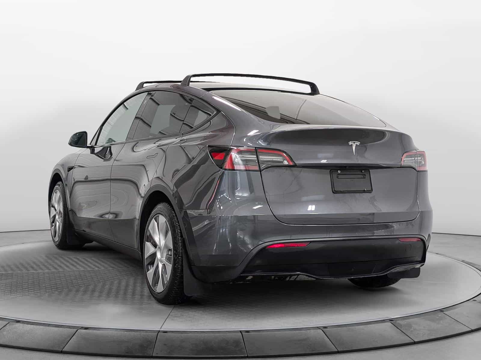 2023 Tesla Model Y Standard Range - Image 4