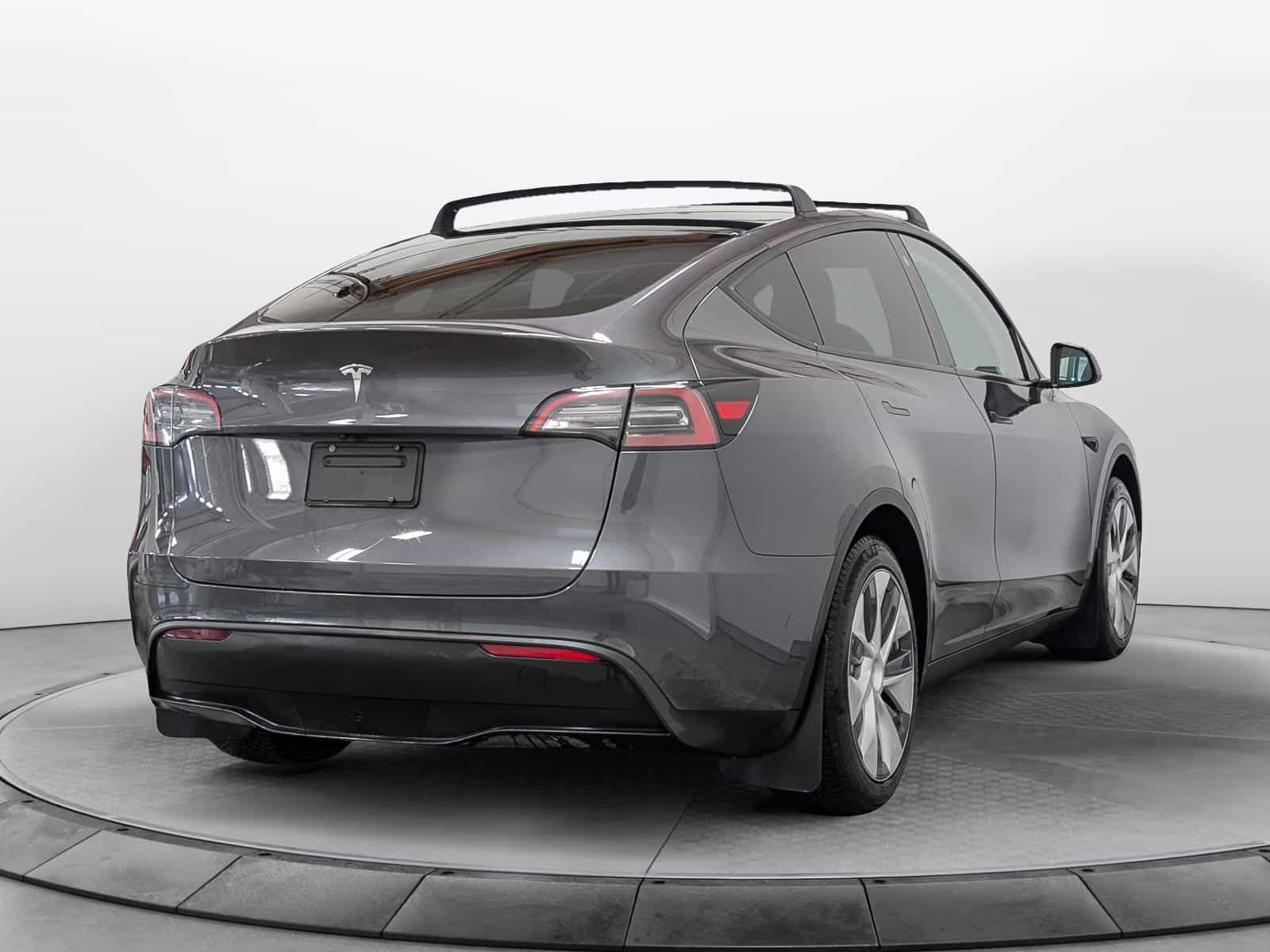 2023 Tesla Model Y Standard Range - Image 5