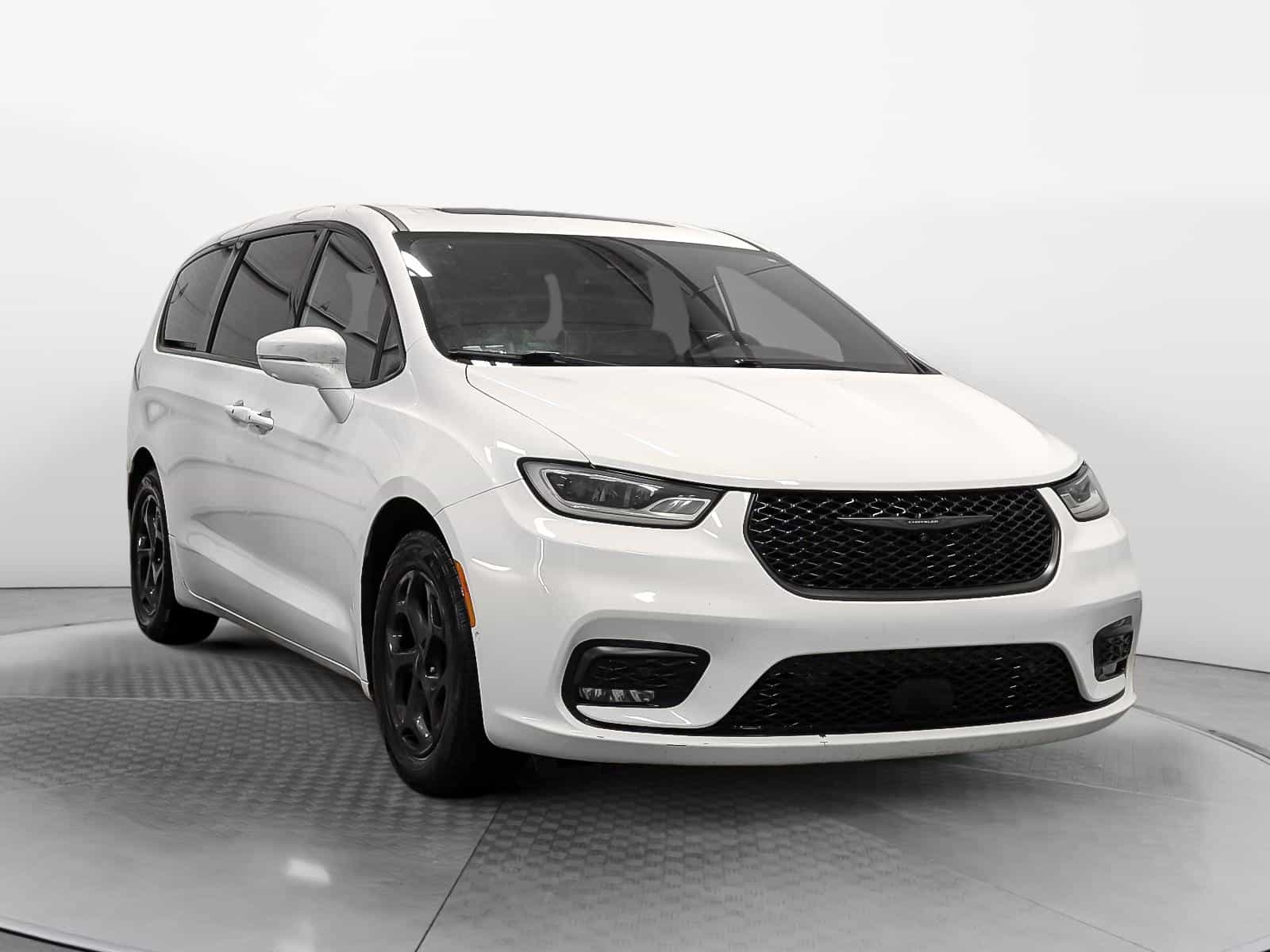 2022 Chrysler Pacifica Hybrid Limited Hybrid Limited - Image 2