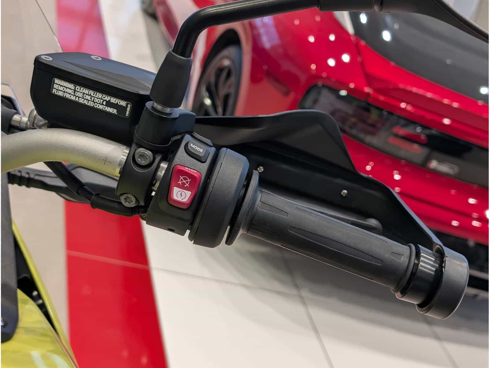 2024 BMW F 900 - Image 11