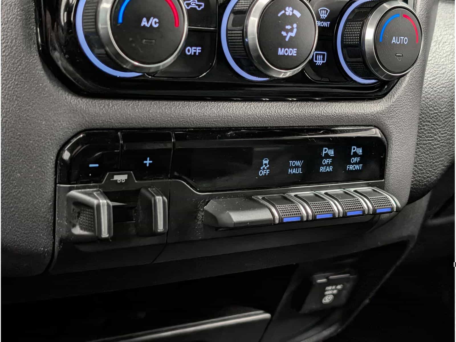 2020 RAM 2500 Power Wagon - Image 13