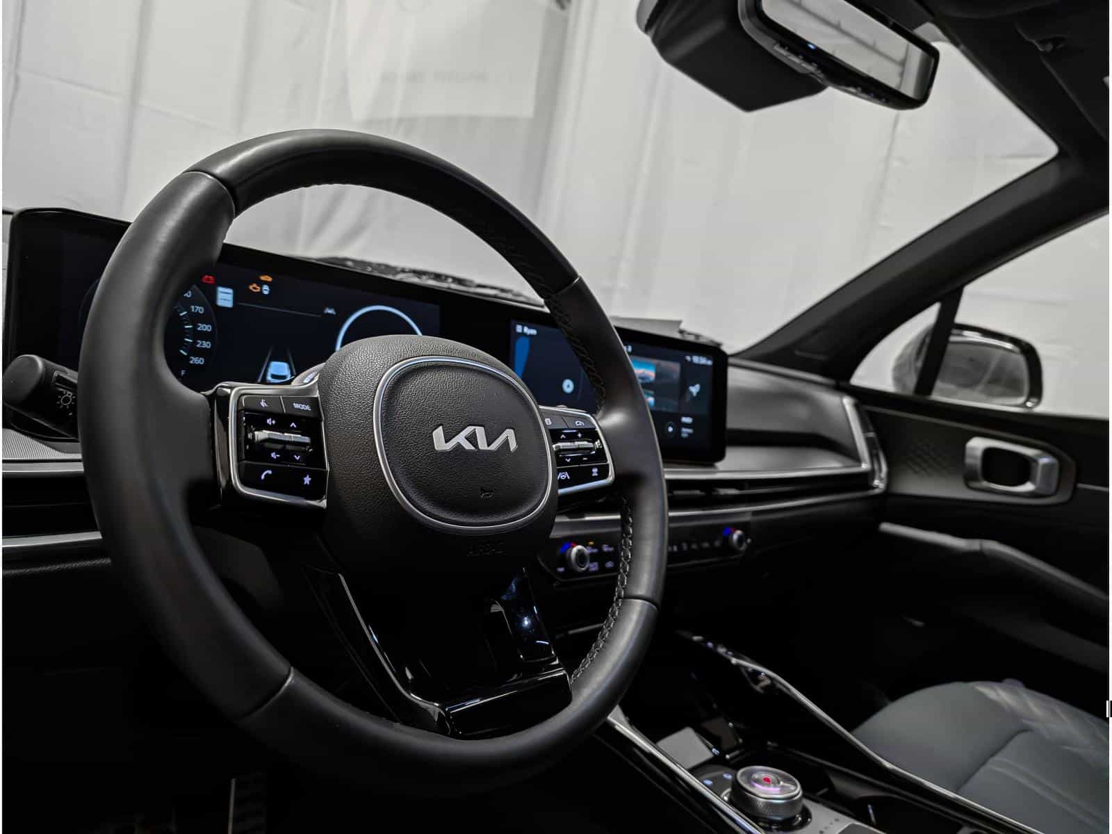 2025 Kia Sorento SX PHEV - Image 6