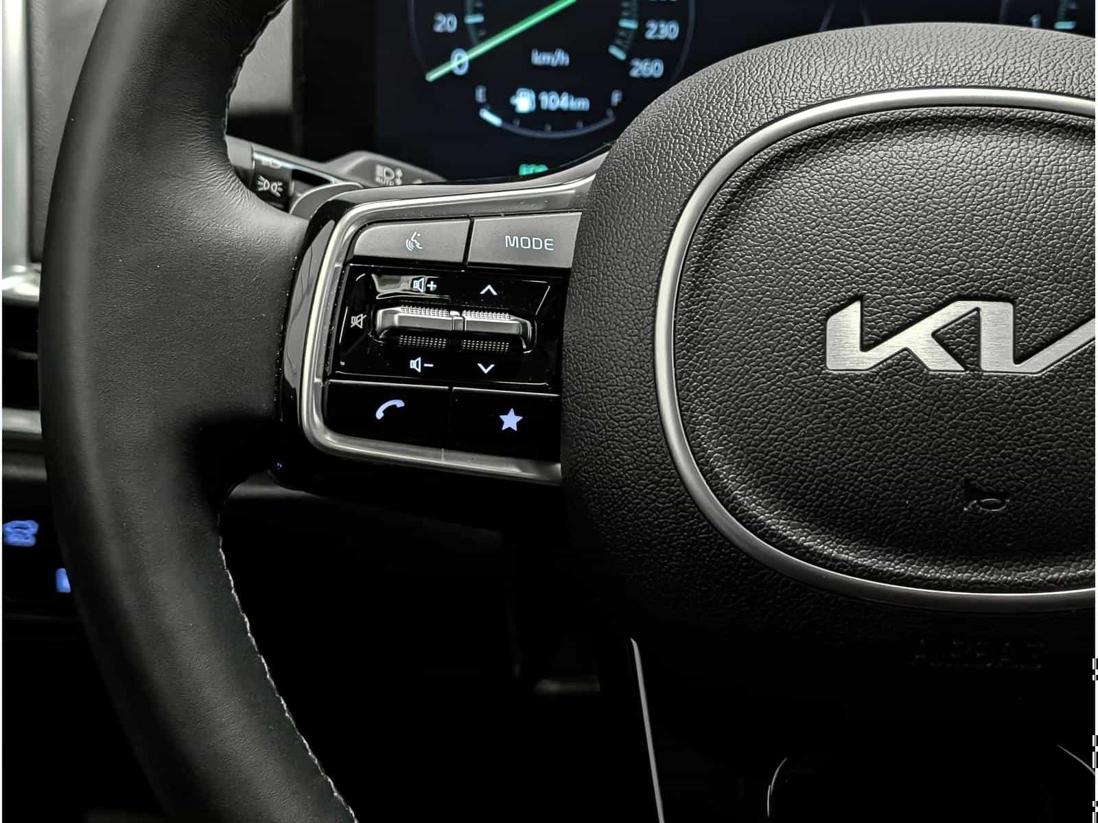 2025 Kia Sorento SX PHEV - Image 15