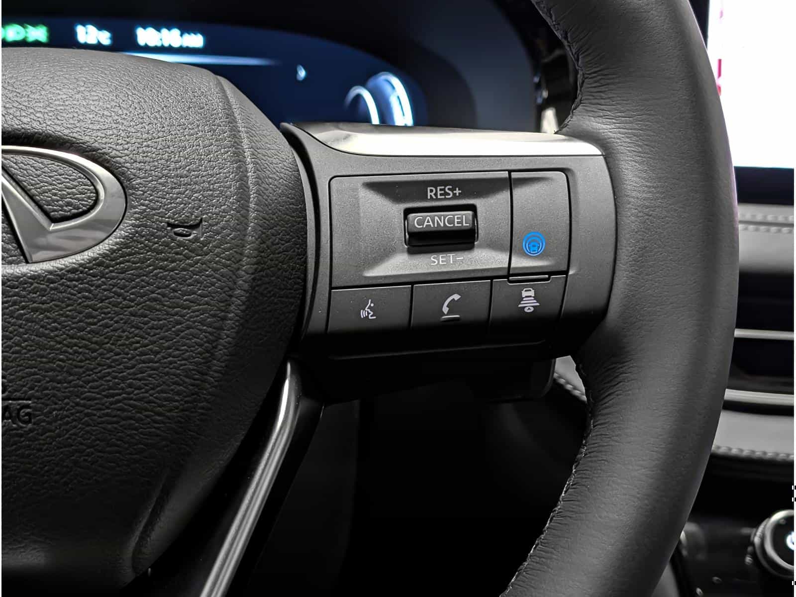 2025 Infiniti QX60 Luxe - Image 13