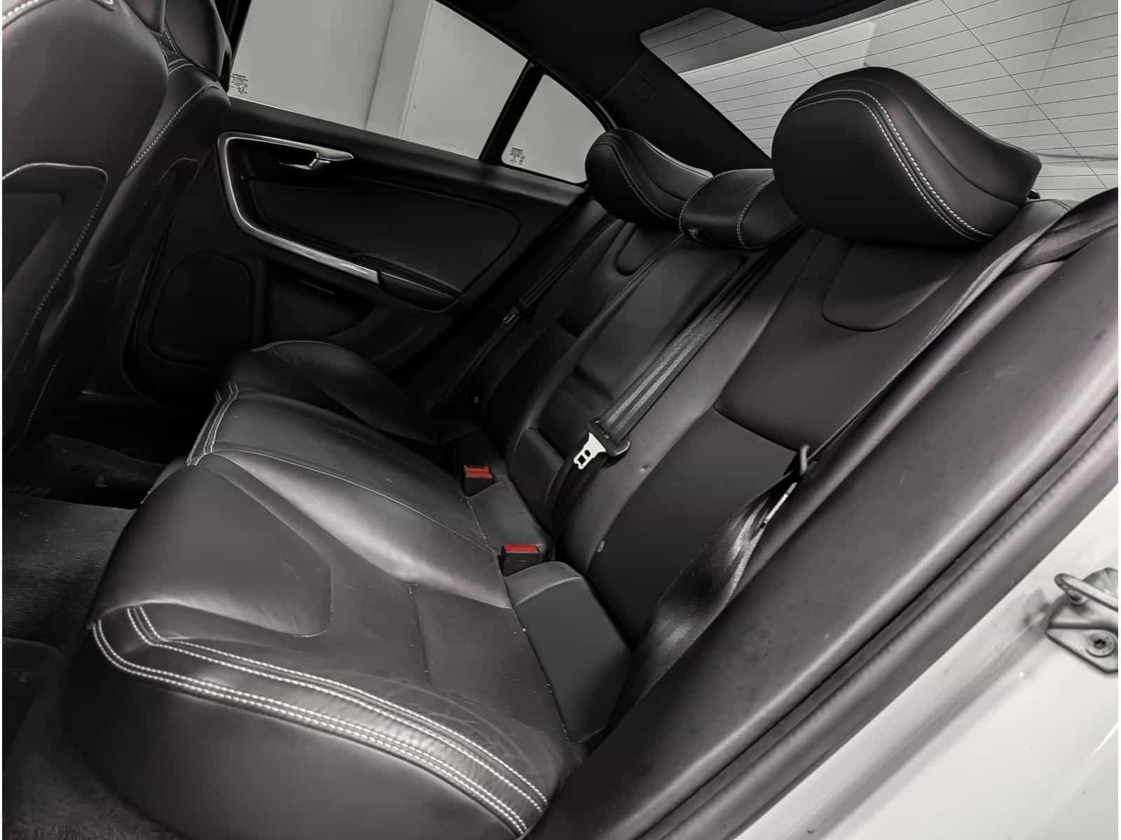 2015 Volvo S60 Platinum - Image 10