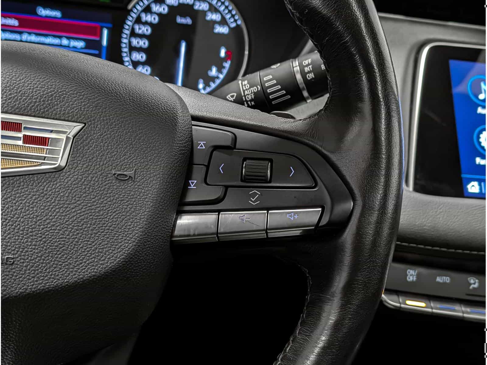 2021 Cadillac XT4 Premium Luxury - Image 14