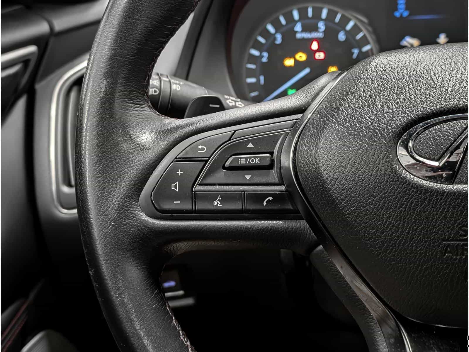 2022 Infiniti Q60 Red Sport - Image 15