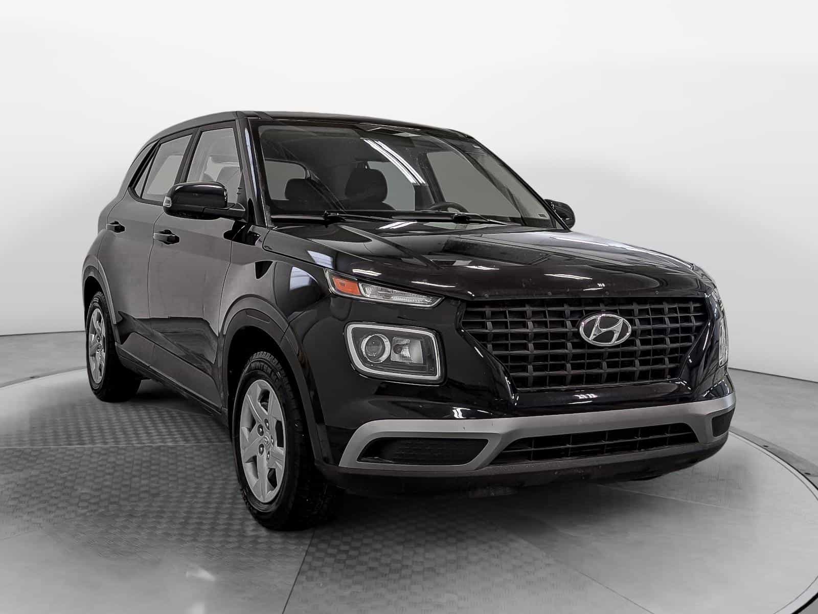 2022 Hyundai Venue Essential - Image 3