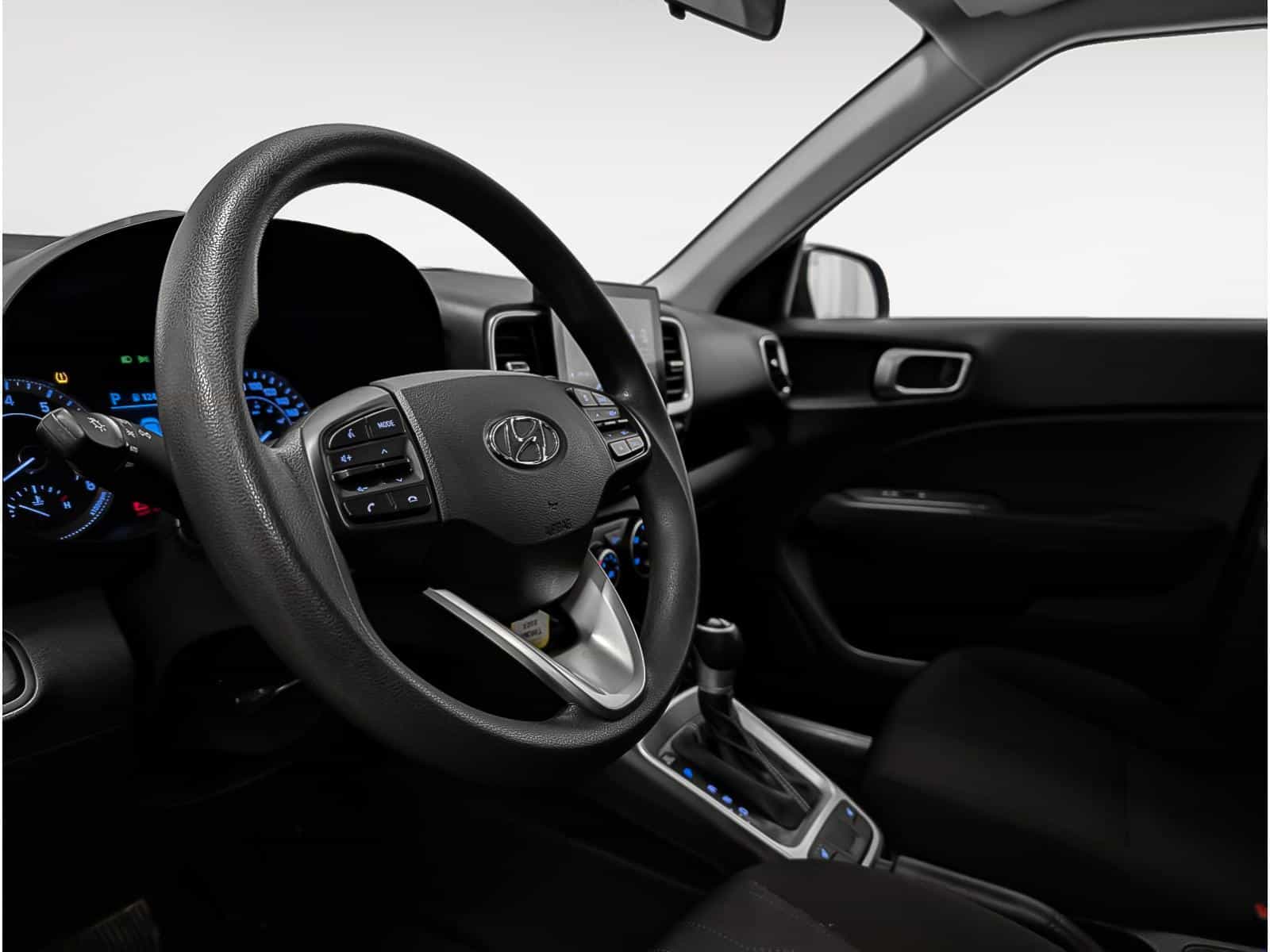 2022 Hyundai Venue Essential - Image 6