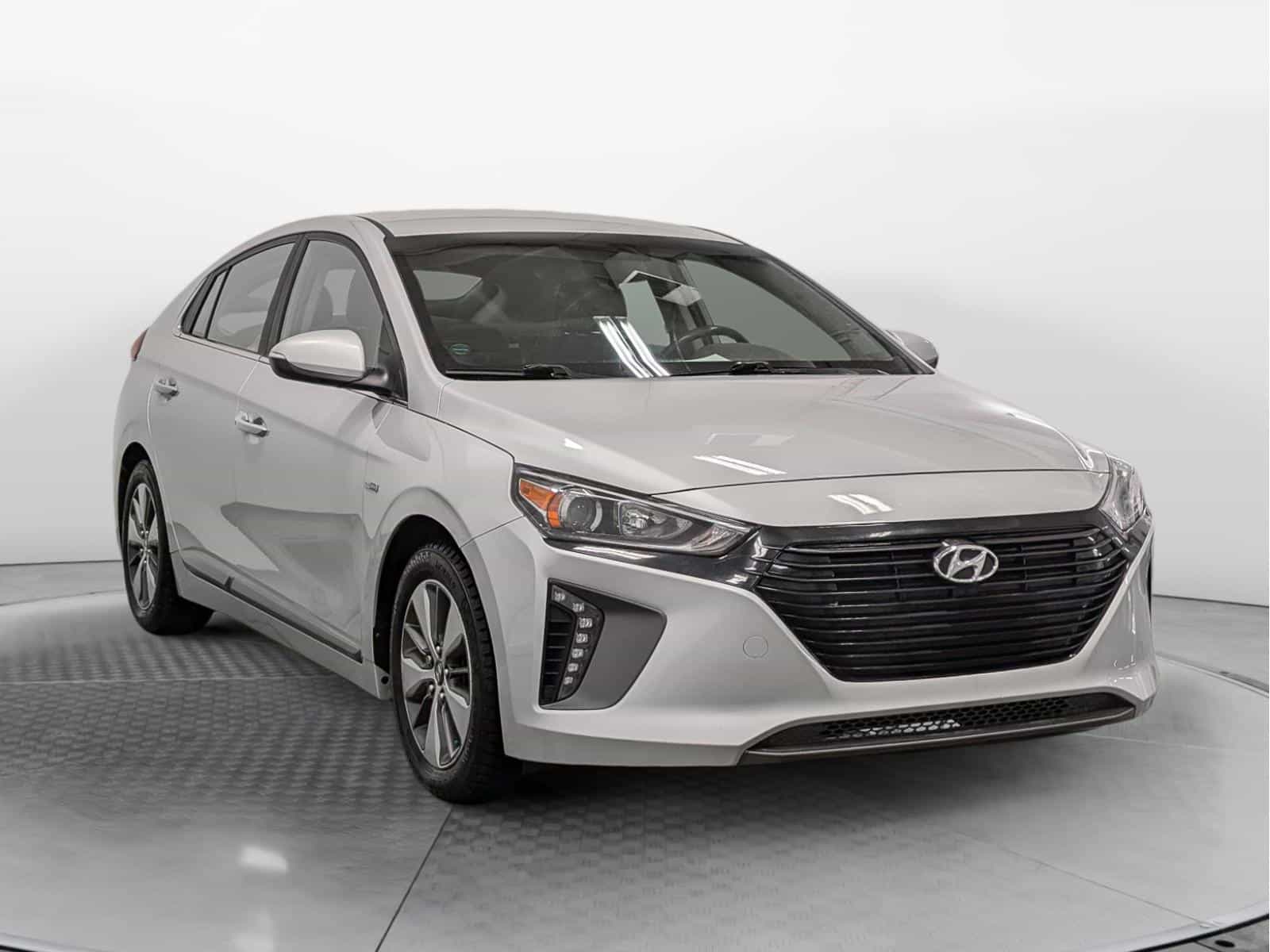 2019 Hyundai Ioniq Preferred - Image 3