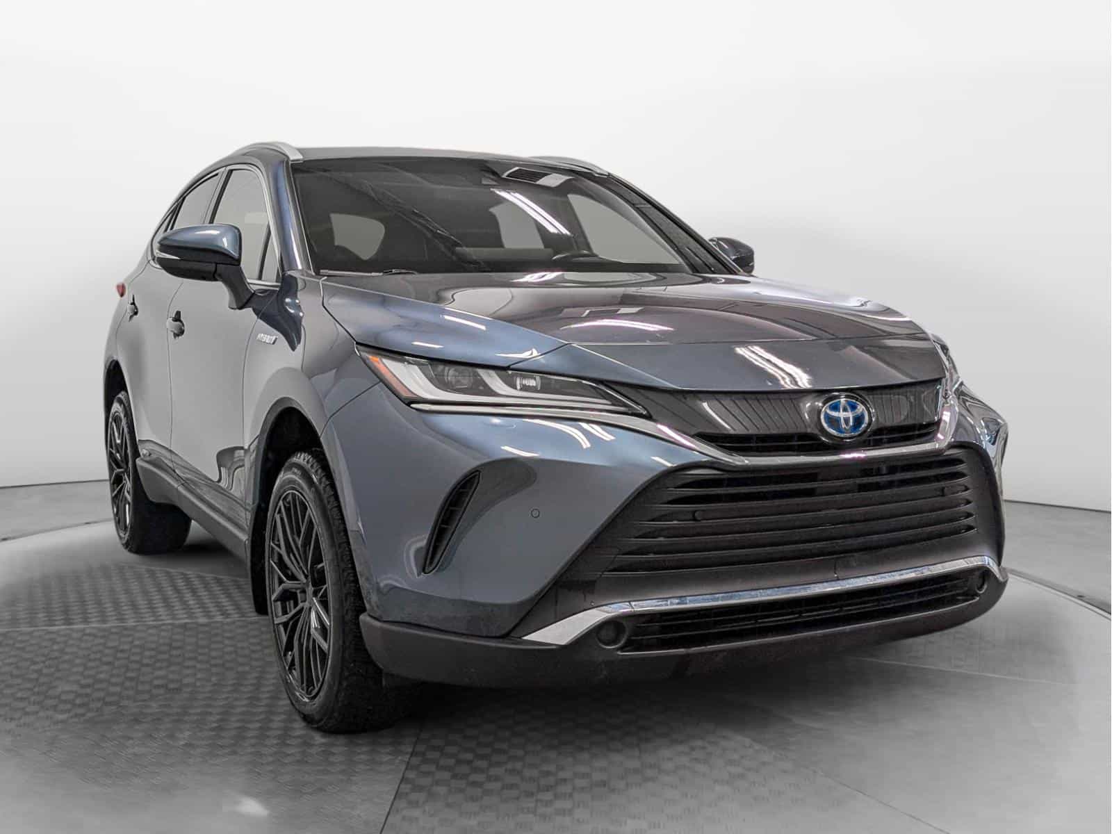 2021 Toyota Venza XLE - Image 3