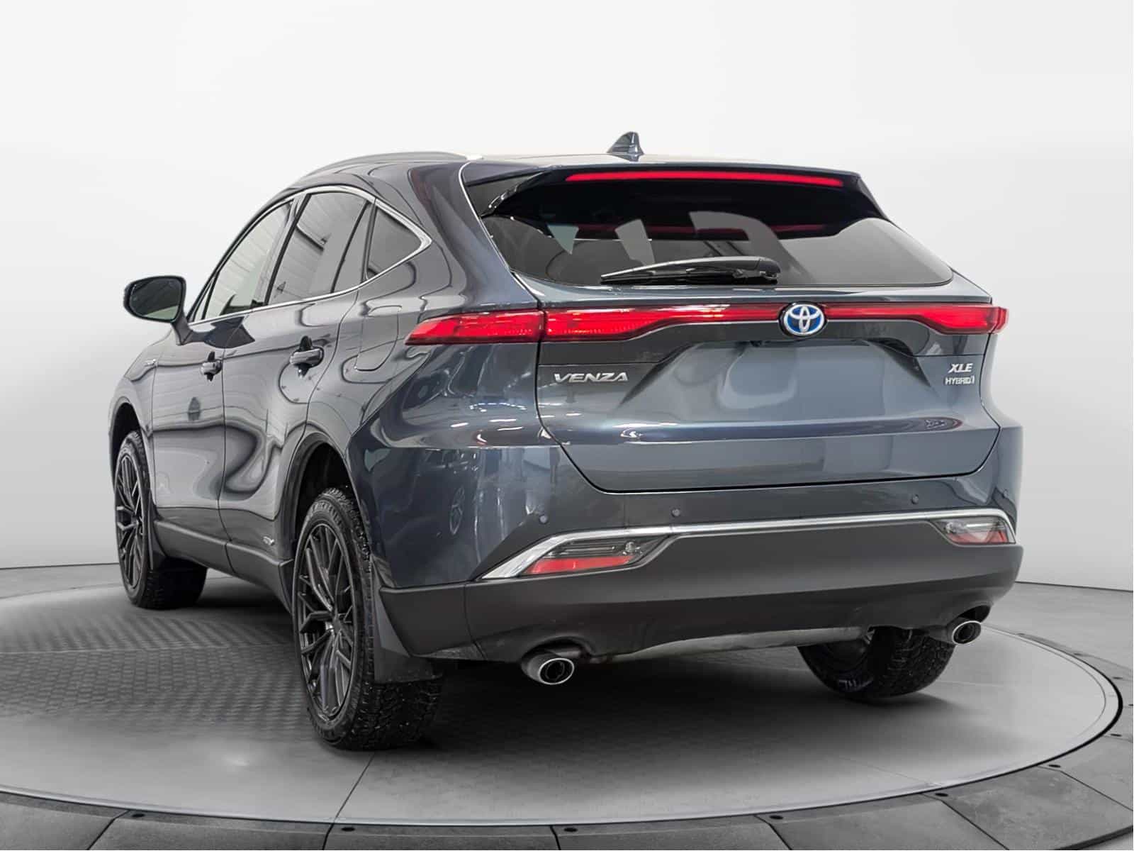 2021 Toyota Venza XLE - Image 4